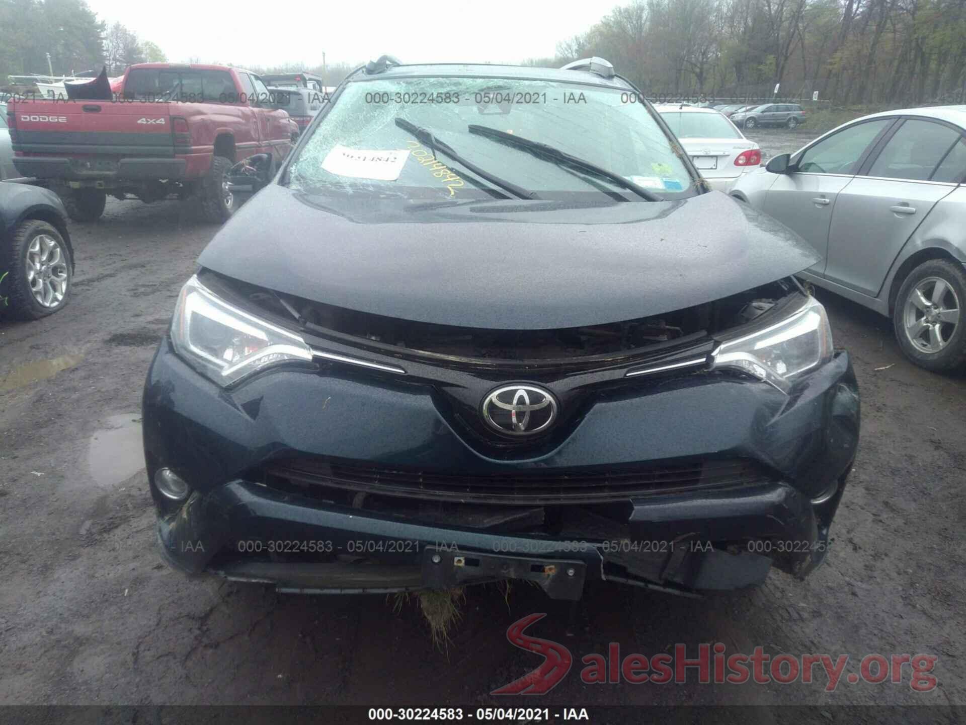 JTMDFREV2JJ185236 2018 TOYOTA RAV4