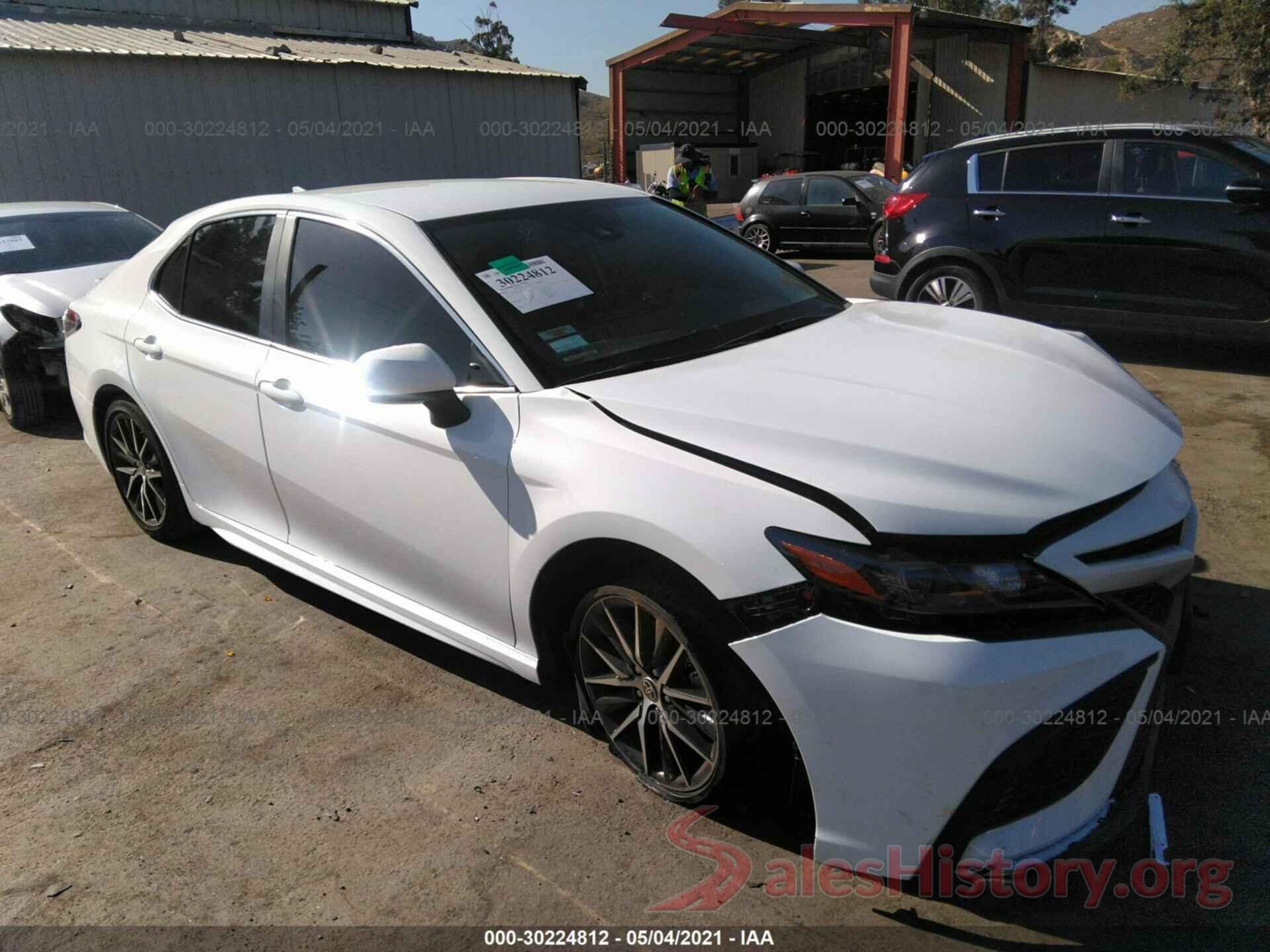 4T1G11AK3MU420265 2021 TOYOTA CAMRY