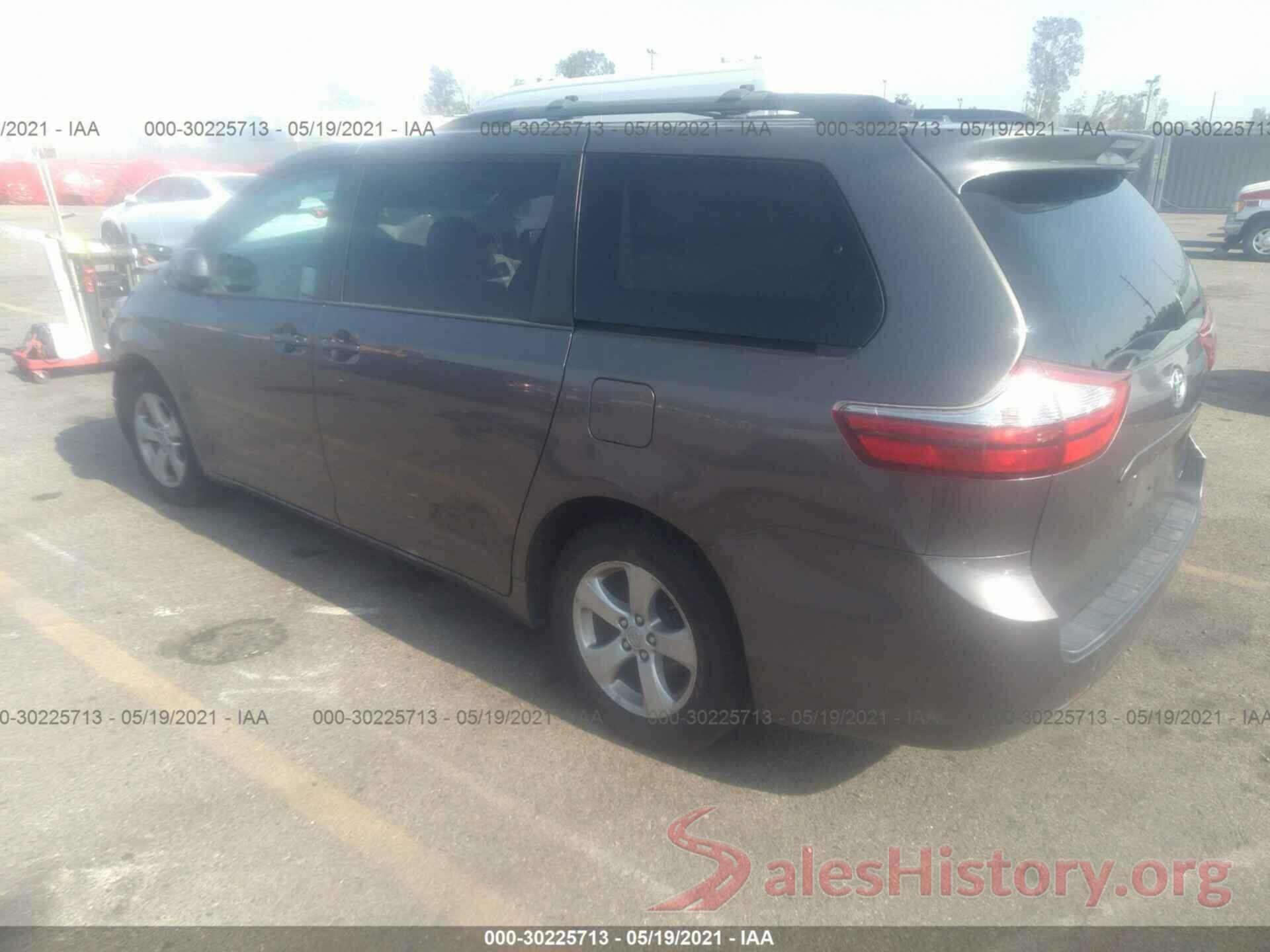 5TDKZ3DC1HS814123 2017 TOYOTA SIENNA