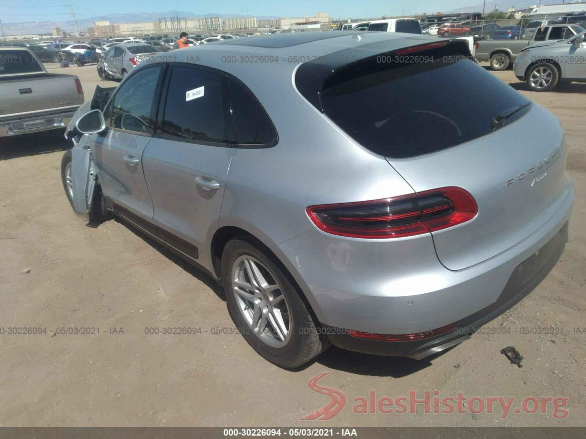 WP1AA2A57HLB00550 2017 PORSCHE MACAN