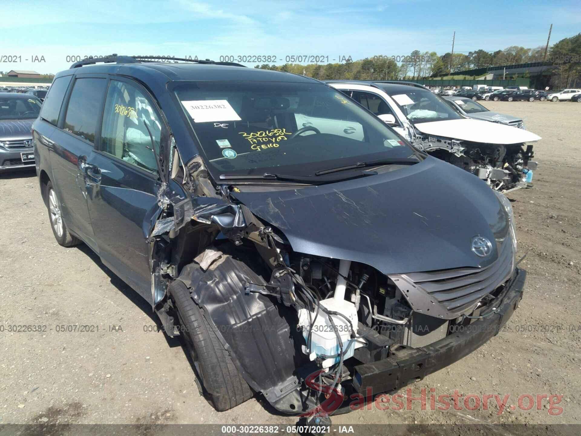 5TDDZ3DC5HS160509 2017 TOYOTA SIENNA