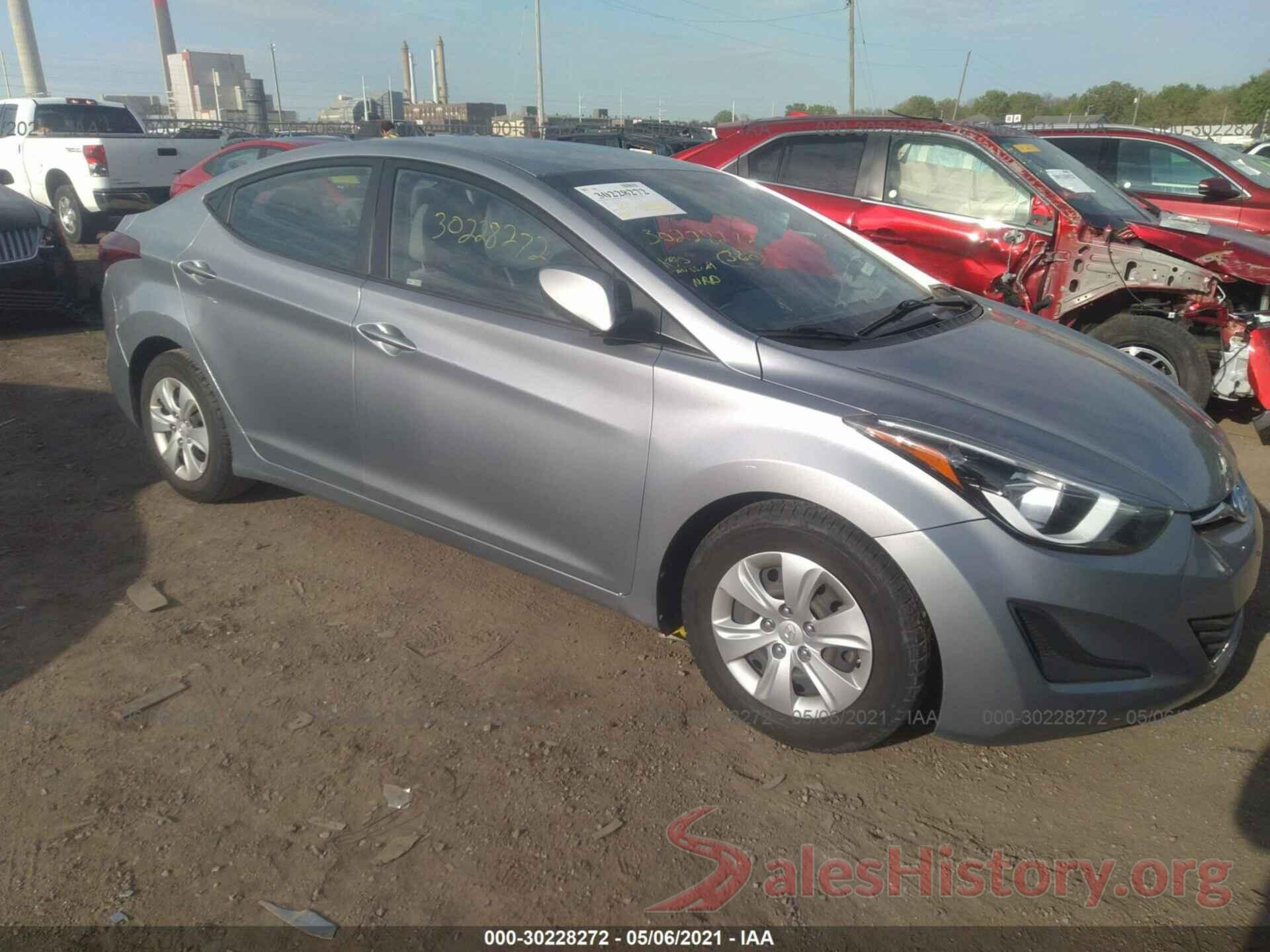 5NPDH4AE4GH695978 2016 HYUNDAI ELANTRA