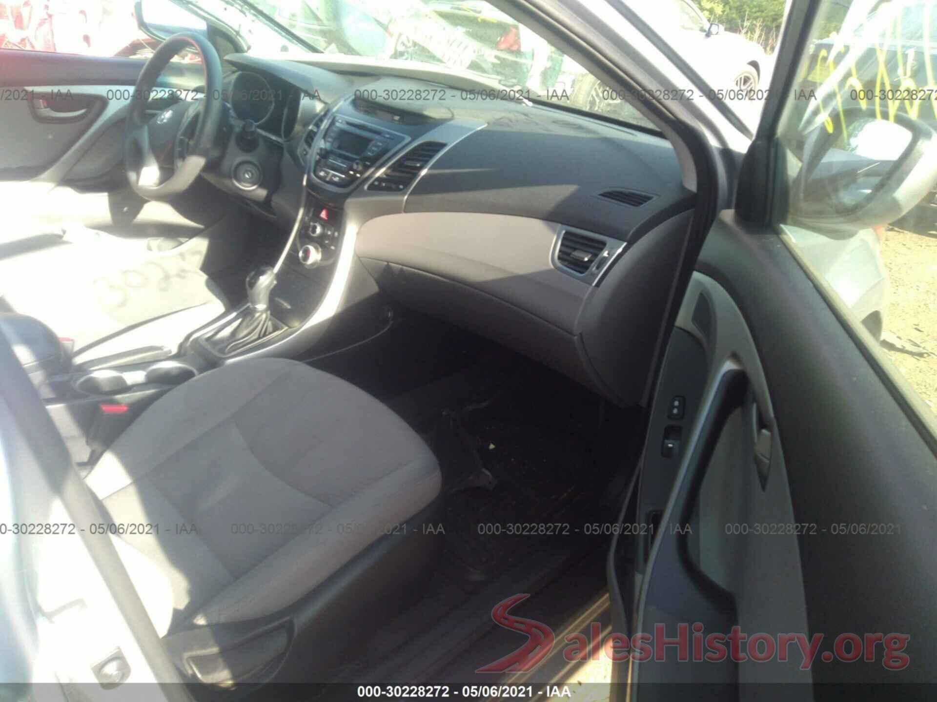 5NPDH4AE4GH695978 2016 HYUNDAI ELANTRA