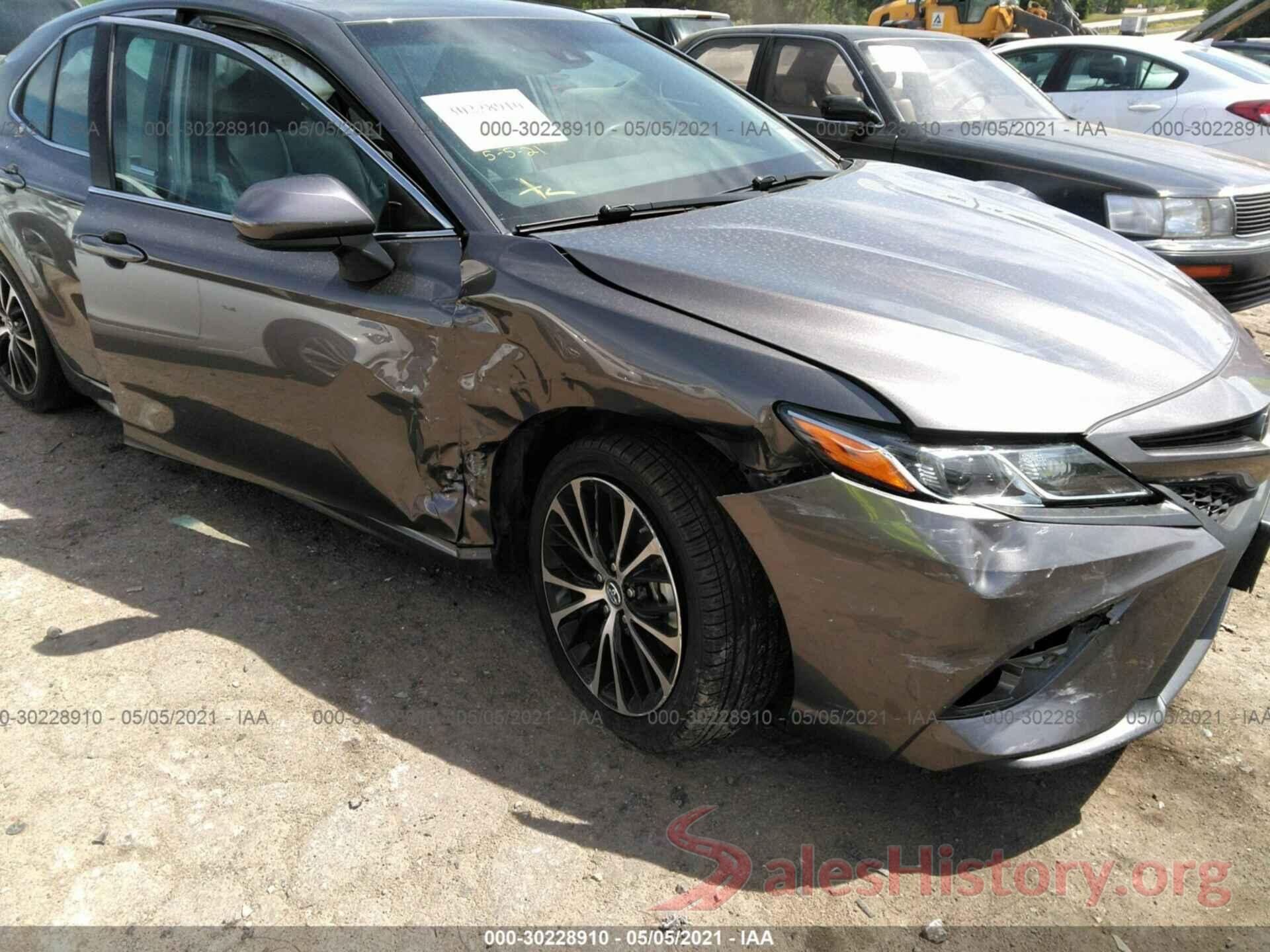 4T1B11HK6JU066737 2018 TOYOTA CAMRY