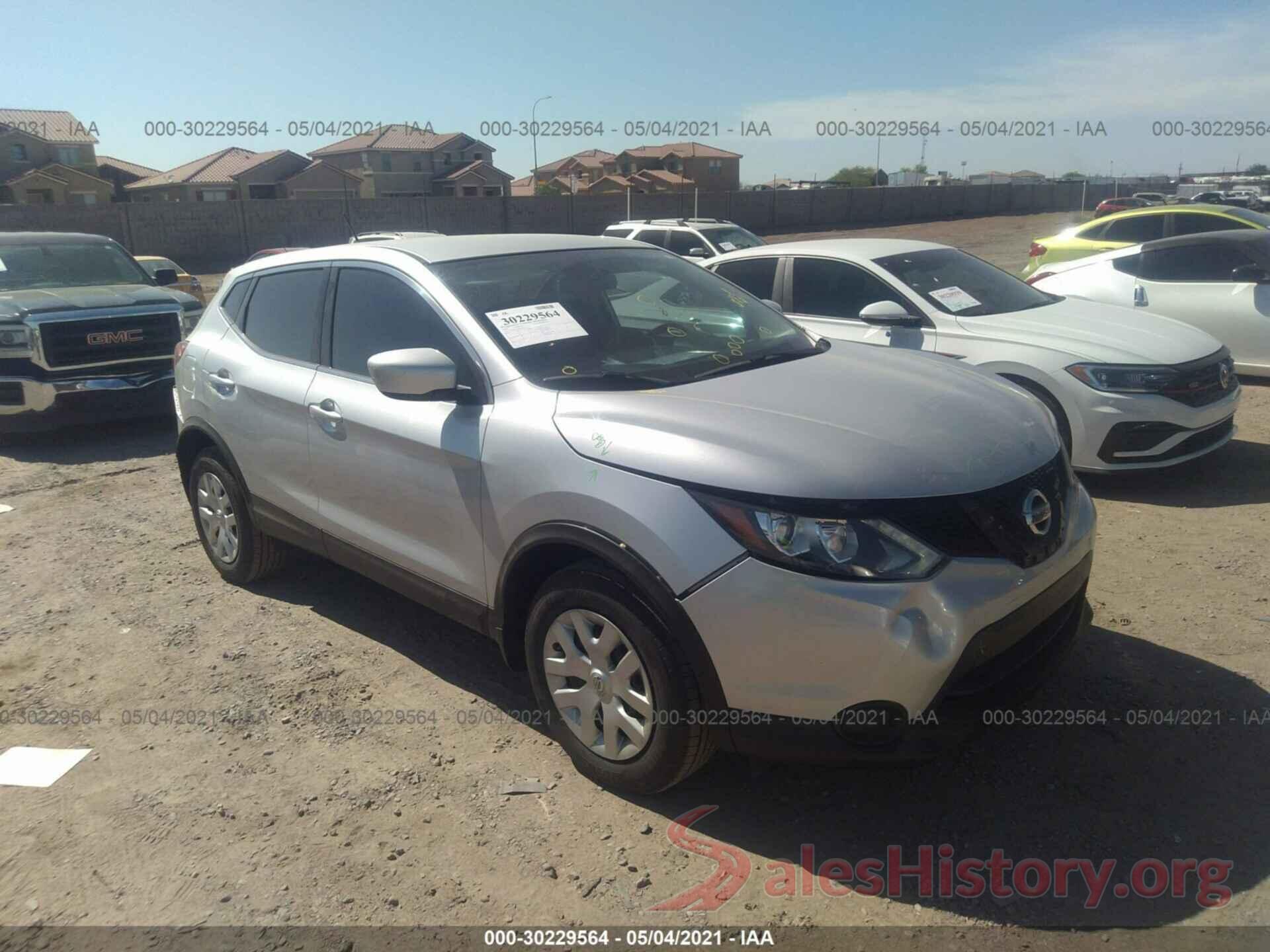 JN1BJ1CP2JW105693 2018 NISSAN ROGUE SPORT