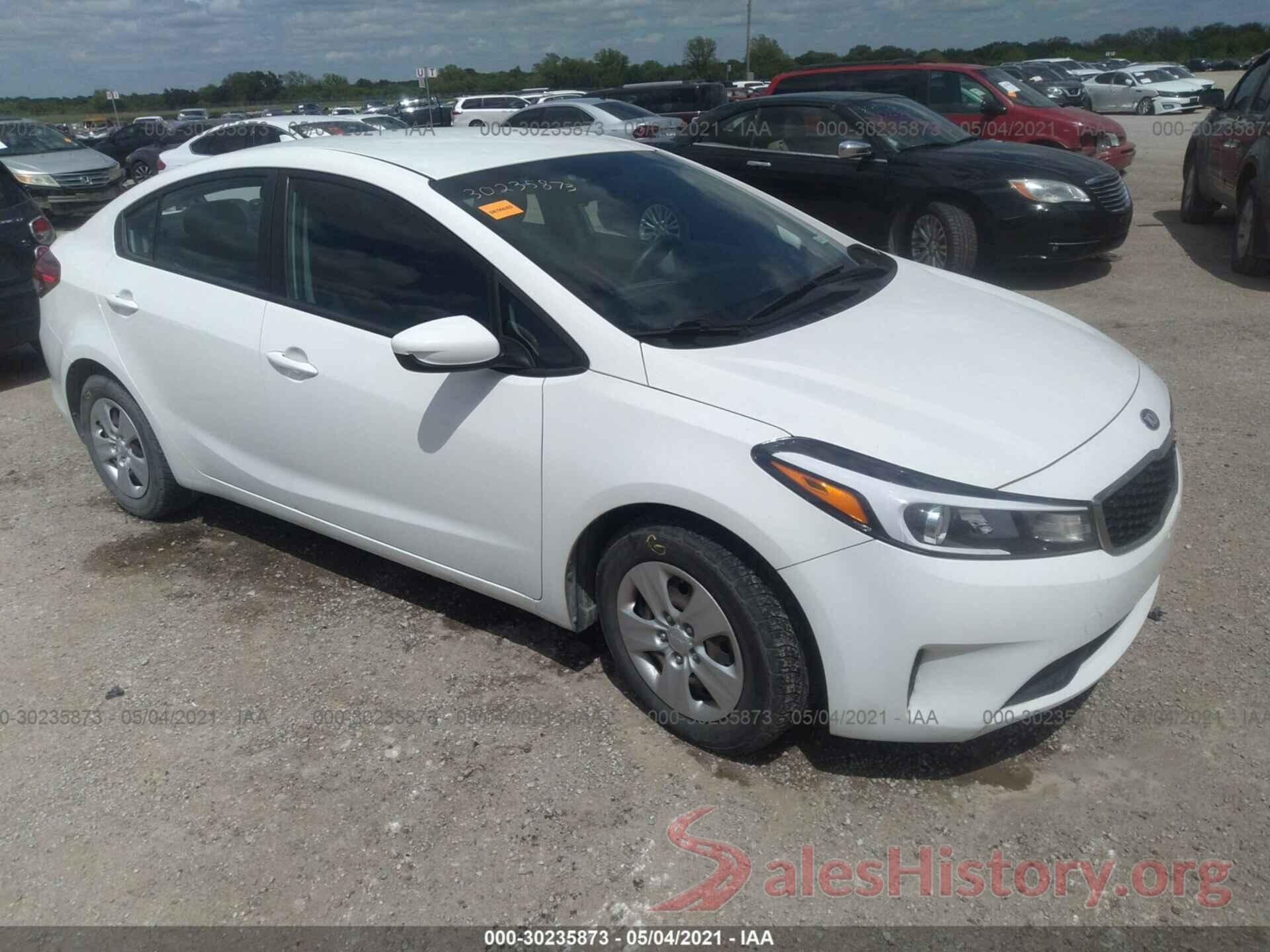 3KPFK4A71HE042400 2017 KIA FORTE