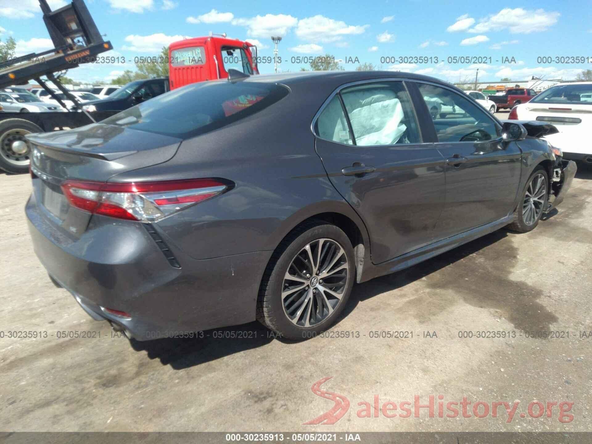 4T1B11HK1JU020264 2018 TOYOTA CAMRY