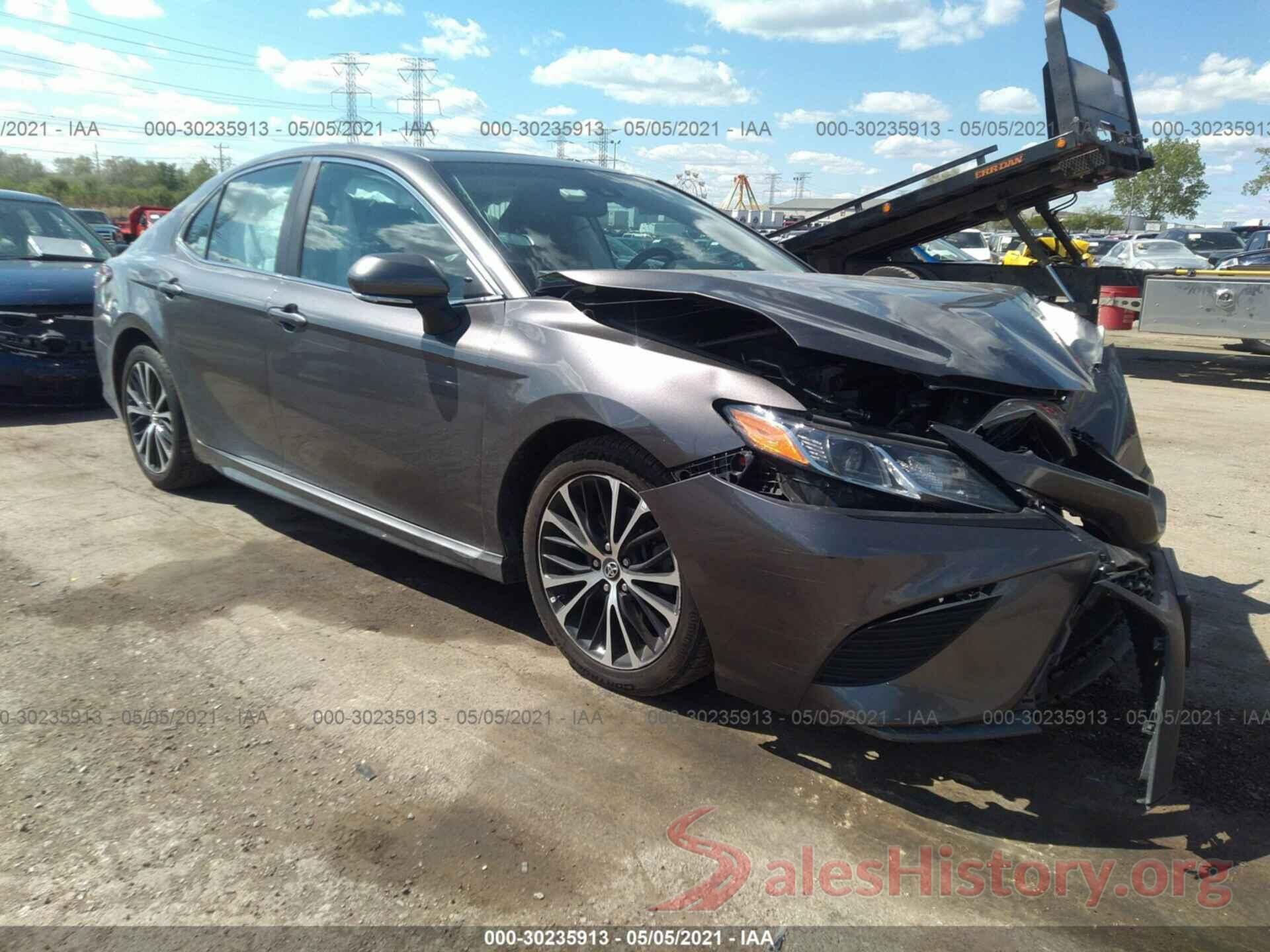 4T1B11HK1JU020264 2018 TOYOTA CAMRY