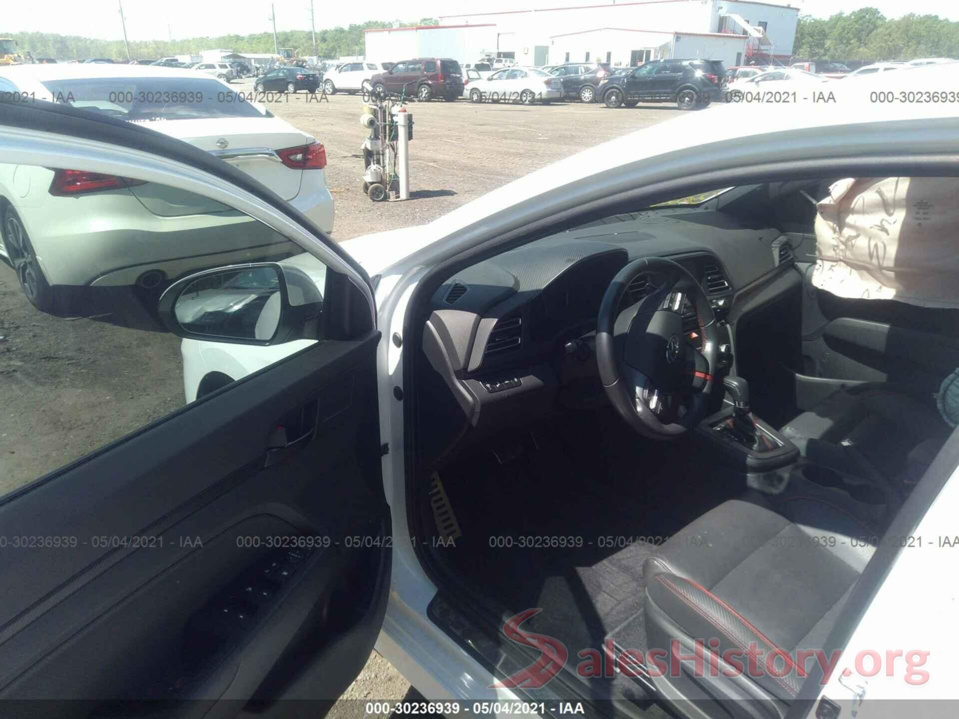 KMHD04LB8KU832621 2019 HYUNDAI ELANTRA