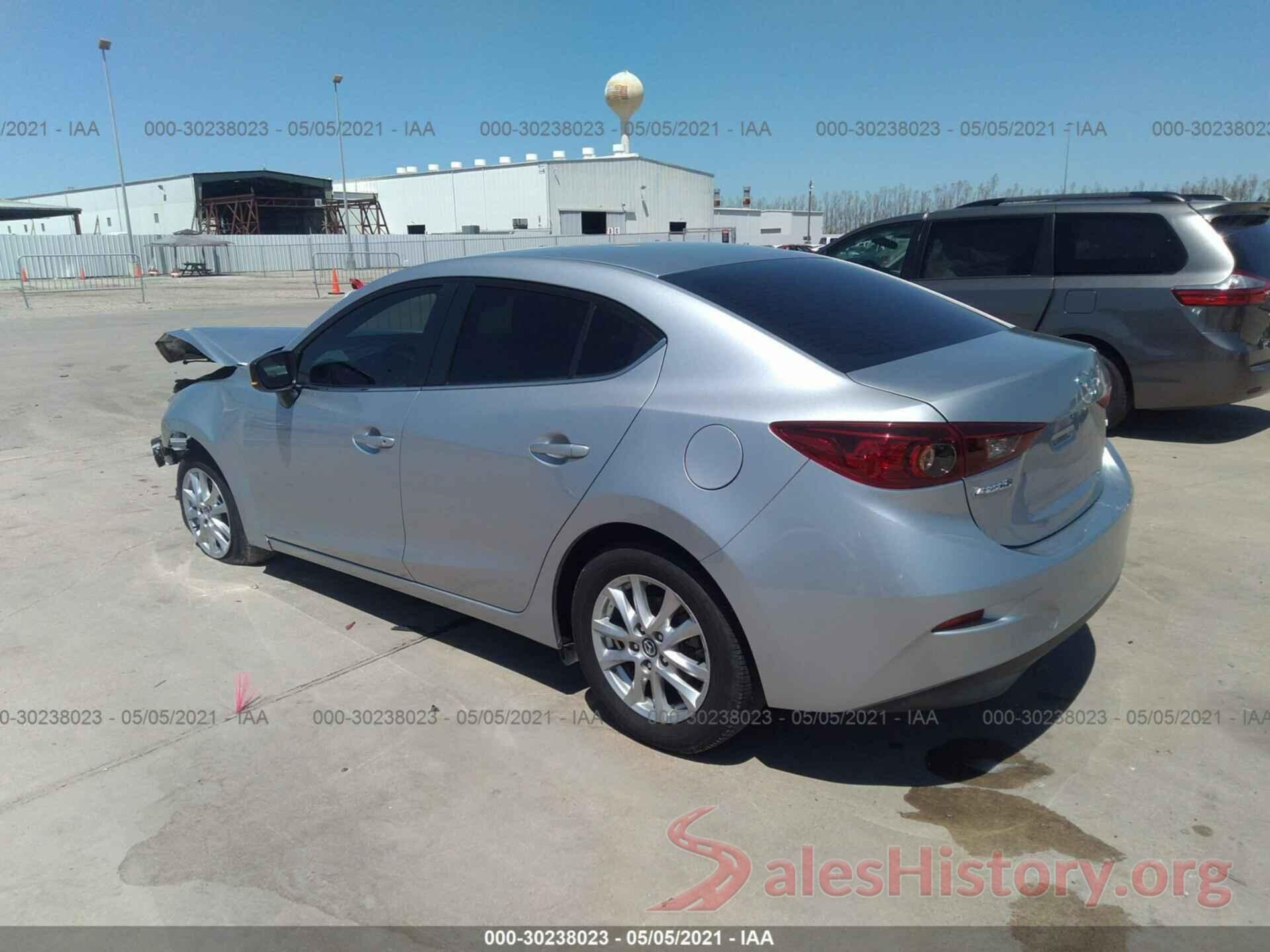 3MZBN1U79JM179917 2018 MAZDA MAZDA3 4-DOOR