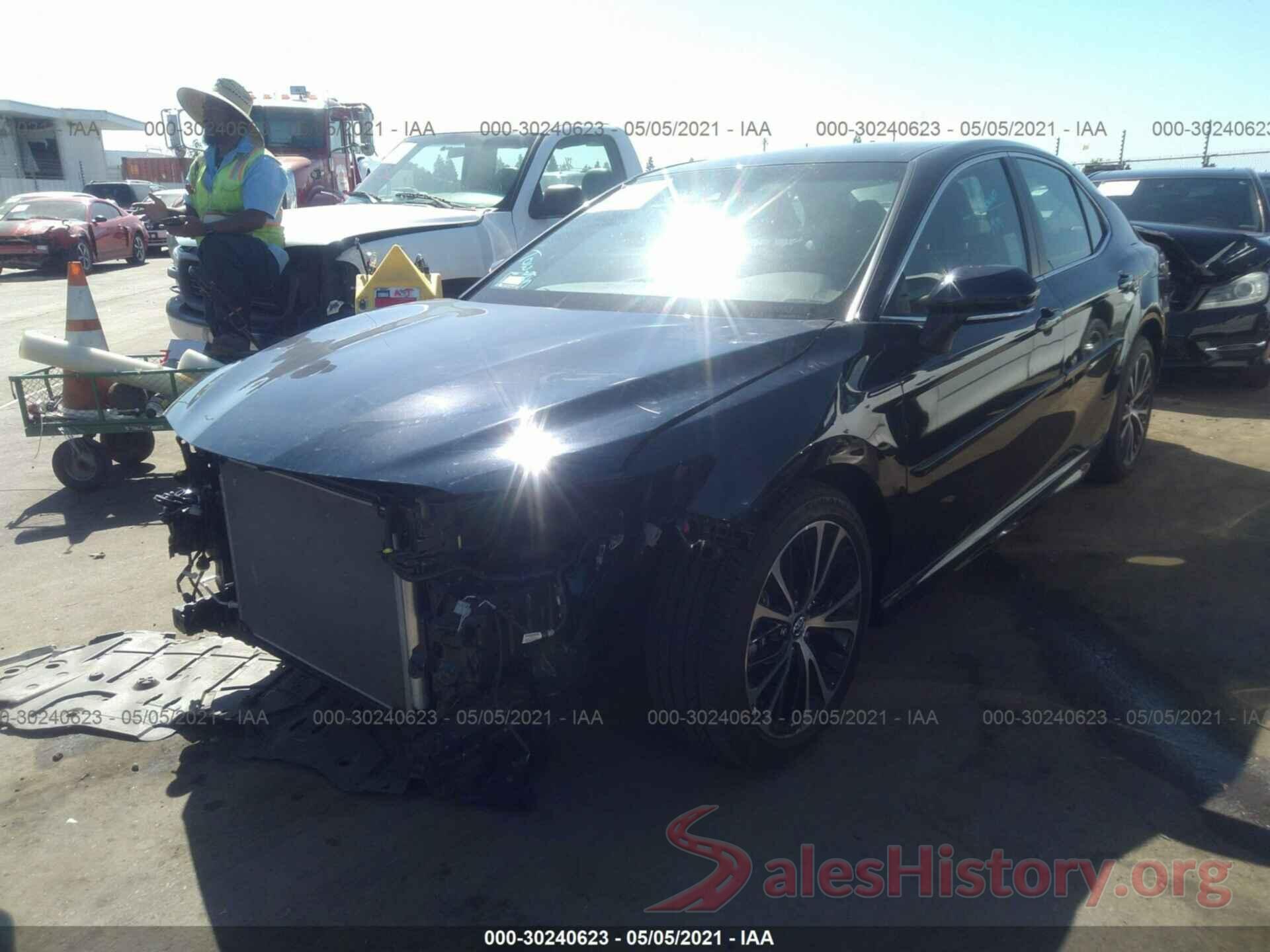 4T1B11HK3JU605850 2018 TOYOTA CAMRY