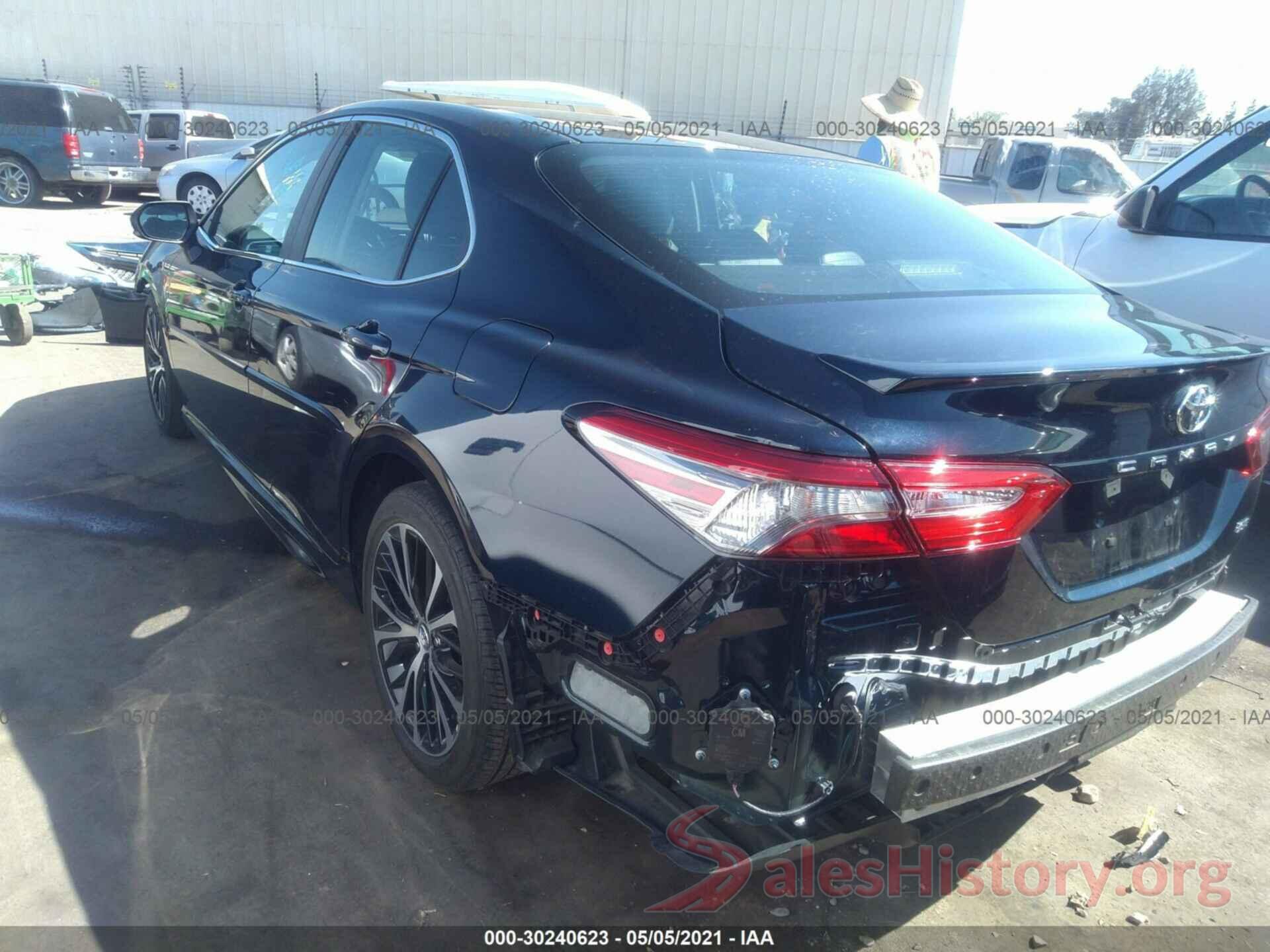 4T1B11HK3JU605850 2018 TOYOTA CAMRY