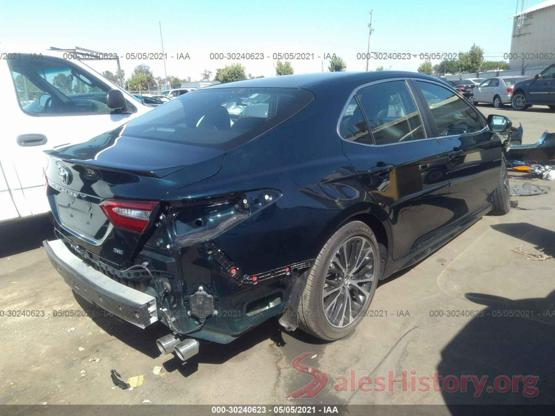 4T1B11HK3JU605850 2018 TOYOTA CAMRY