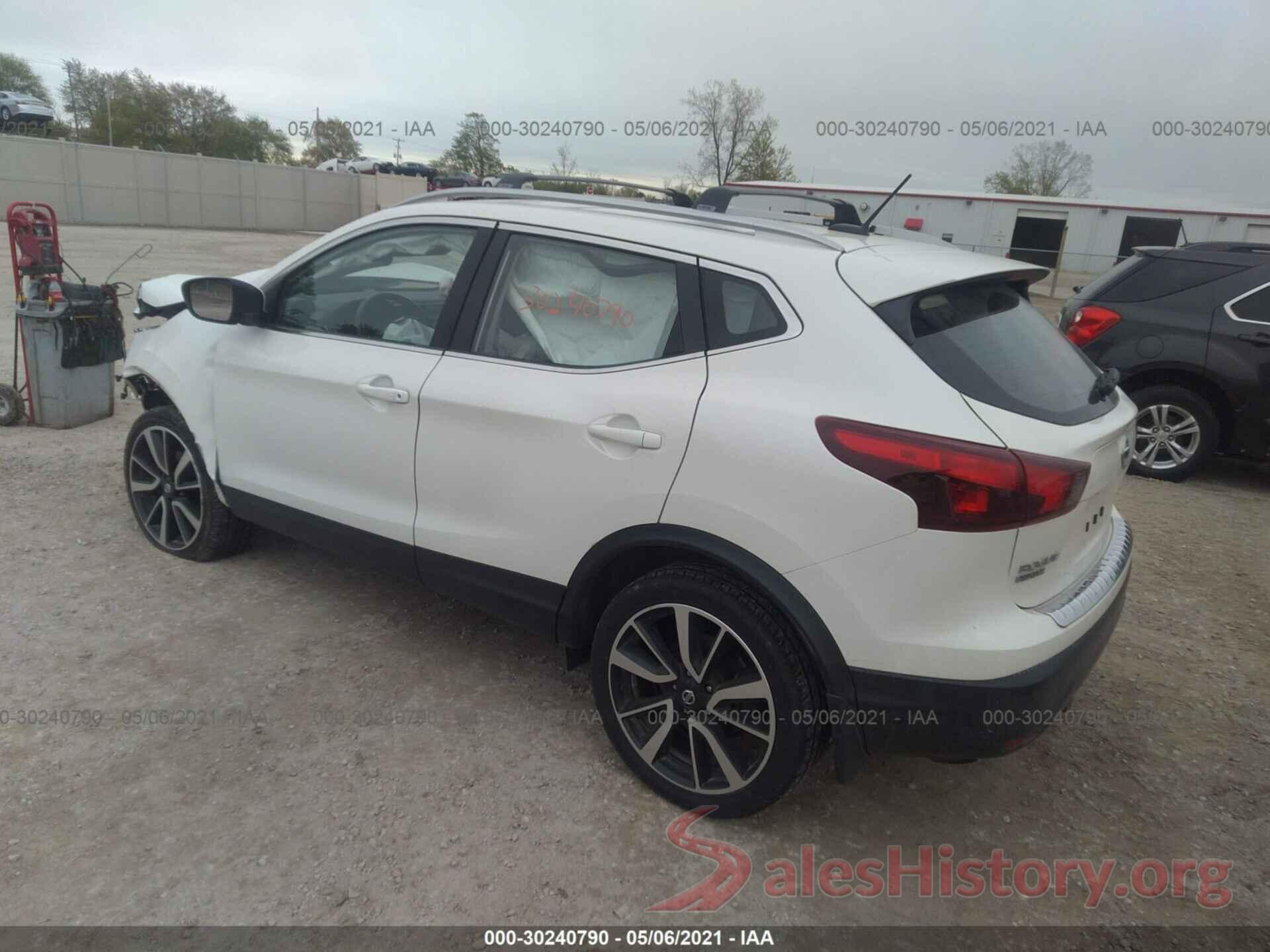 JN1BJ1CR1JW208346 2018 NISSAN ROGUE SPORT