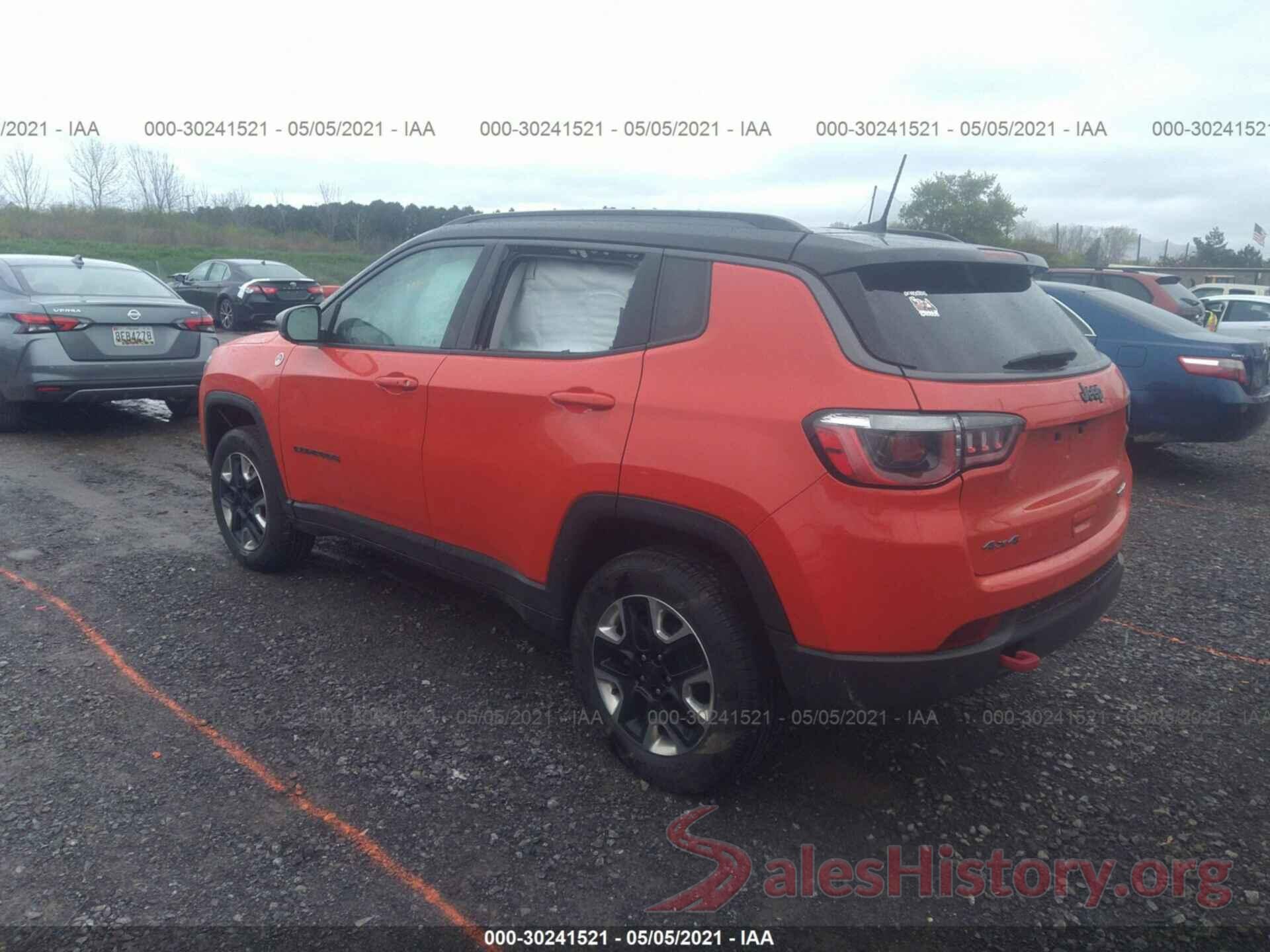 3C4NJDDB2JT130243 2018 JEEP COMPASS