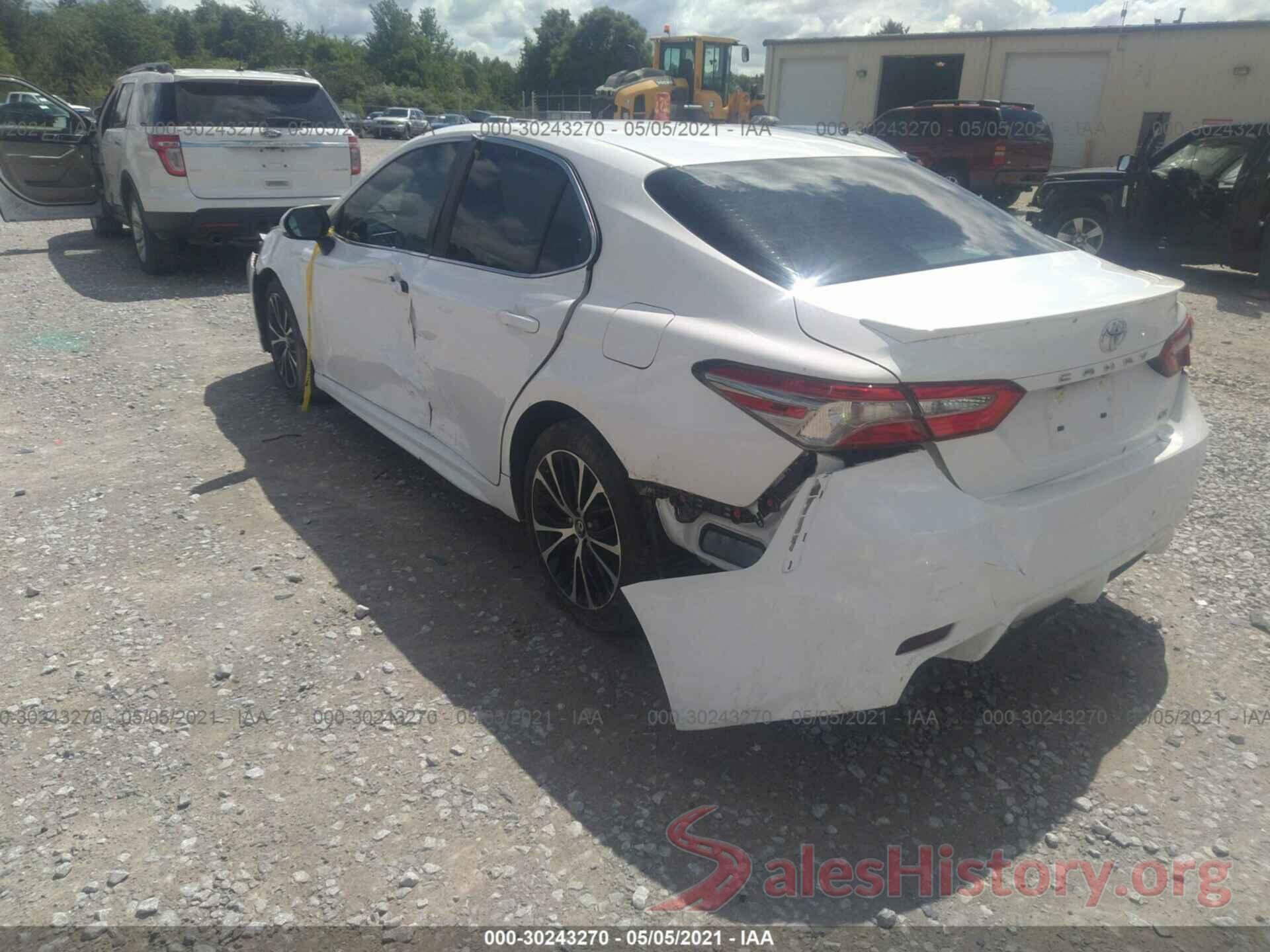 4T1B11HK6JU075258 2018 TOYOTA CAMRY