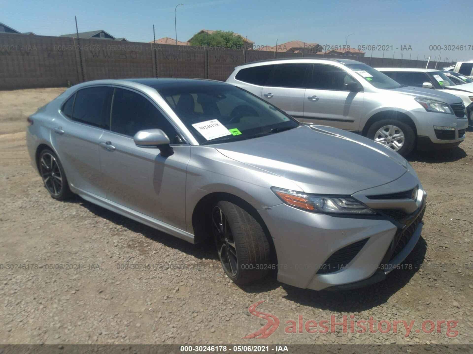 4T1B61HK8JU113638 2018 TOYOTA CAMRY