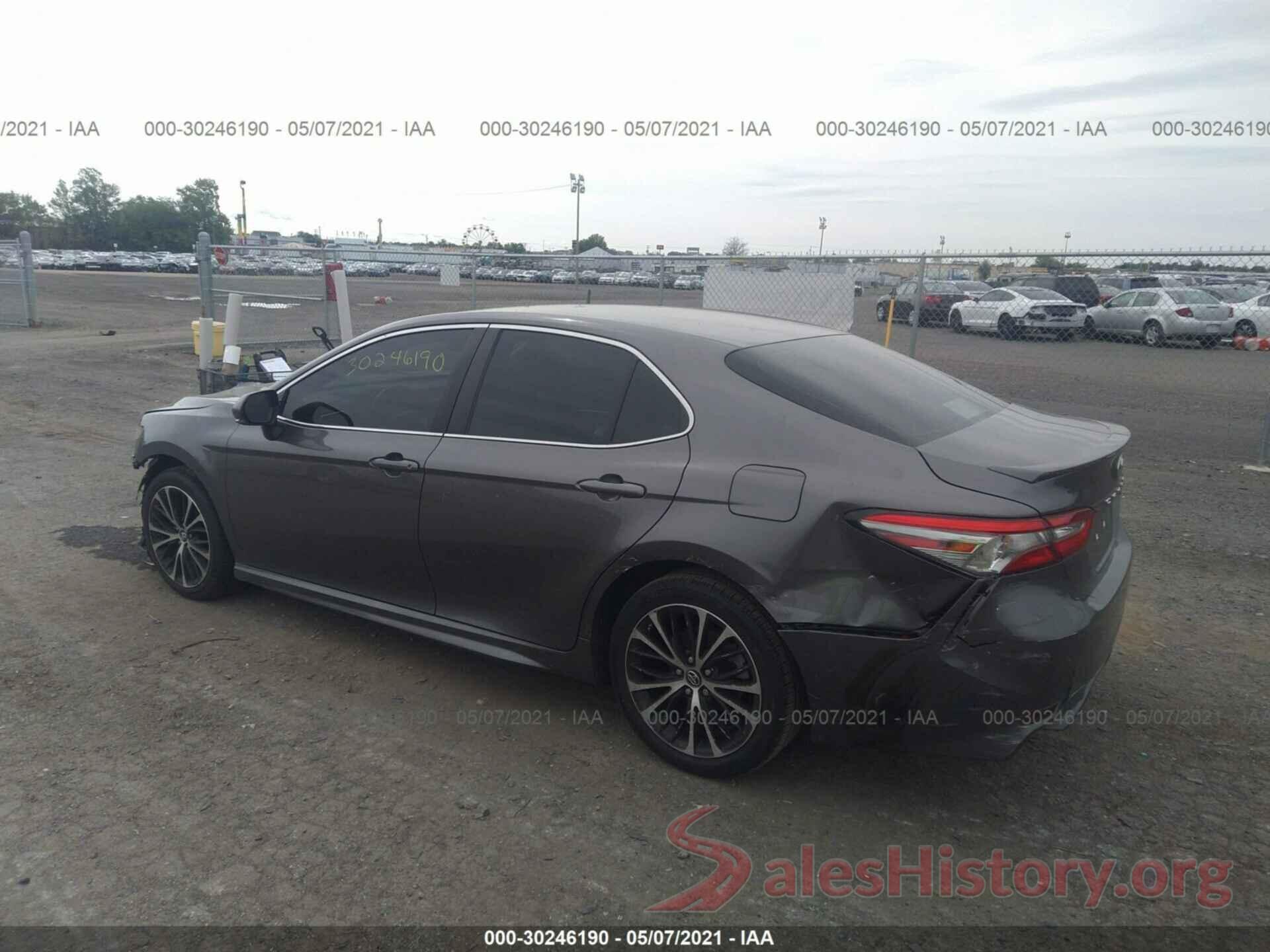 4T1B11HKXJU643950 2018 TOYOTA CAMRY