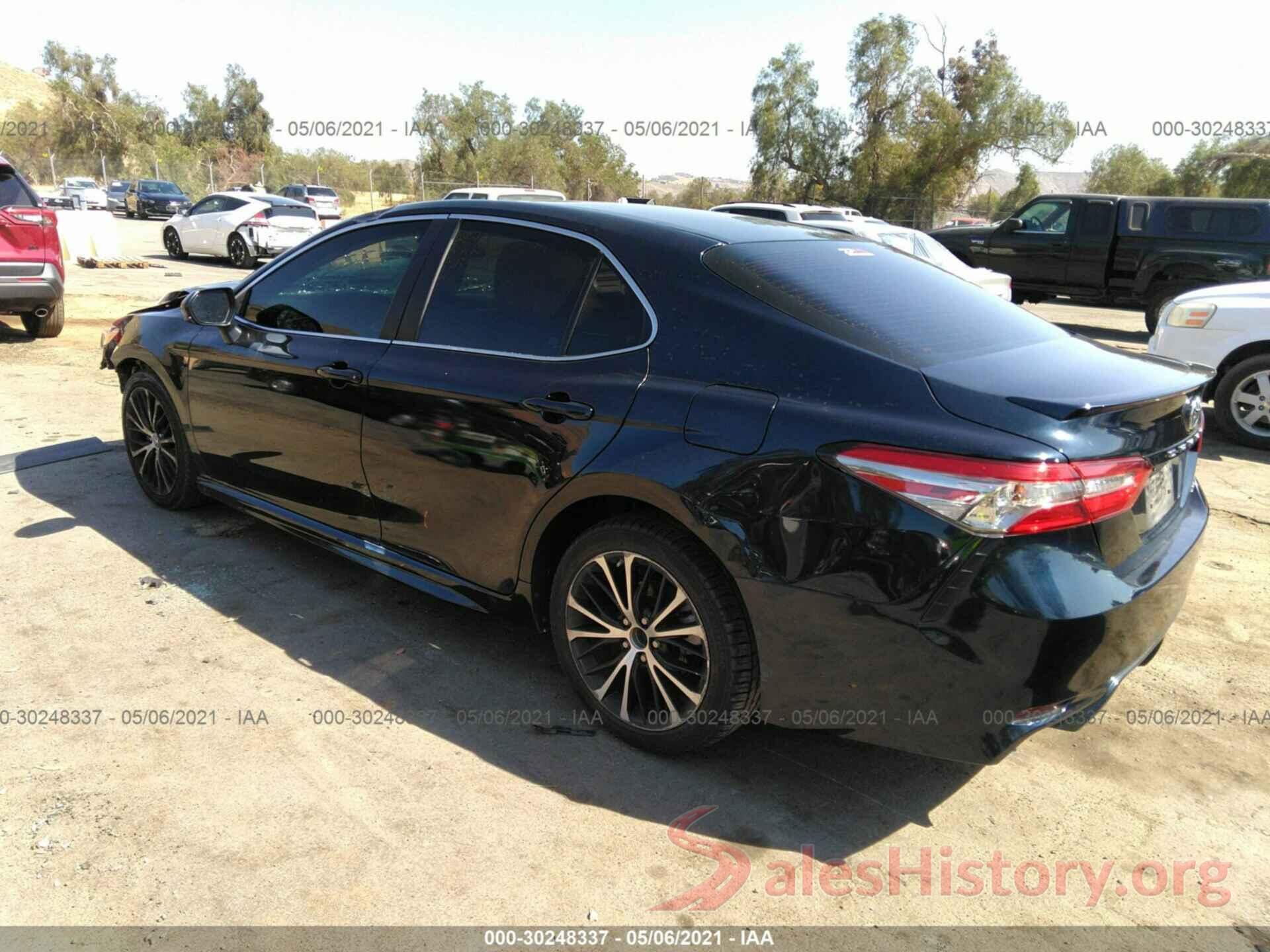 4T1B11HK9JU600359 2018 TOYOTA CAMRY