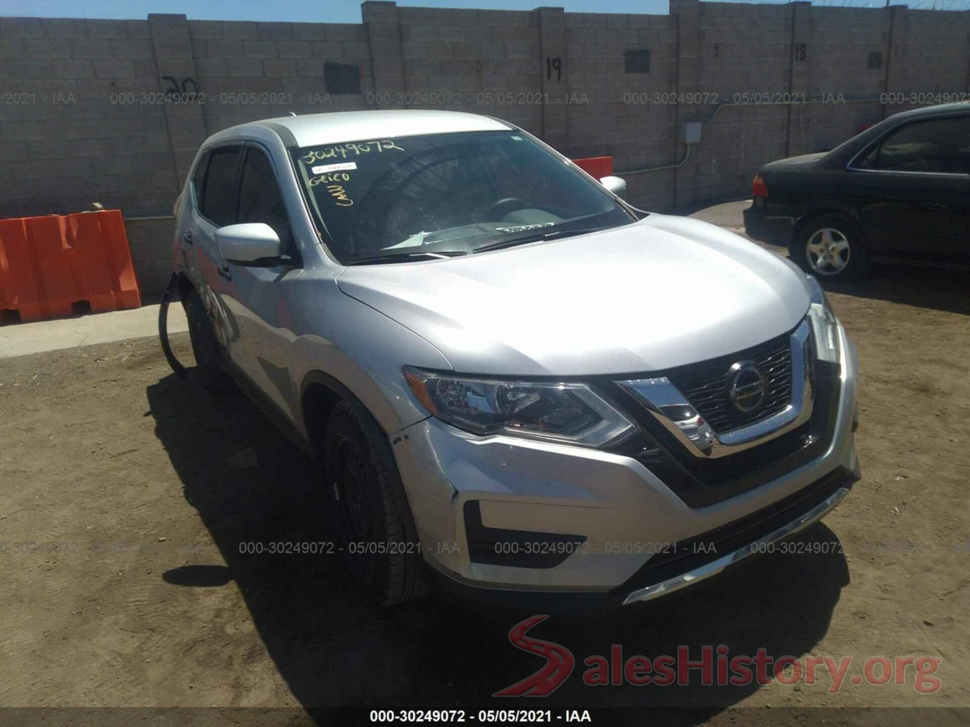 KNMAT2MT8JP560319 2018 NISSAN ROGUE