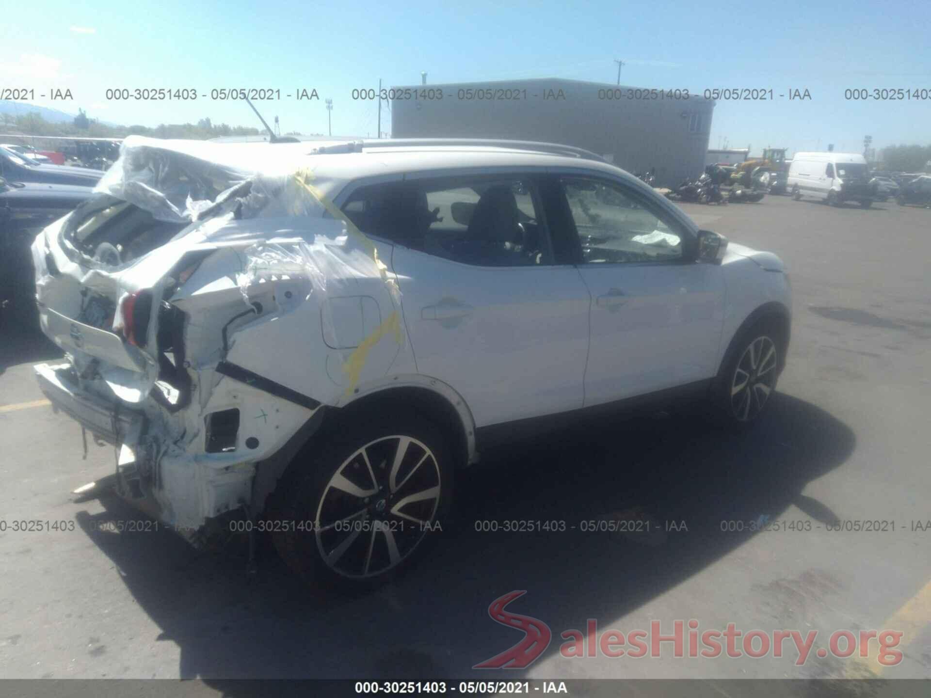 JN1BJ1CR3HW111868 2017 NISSAN ROGUE SPORT