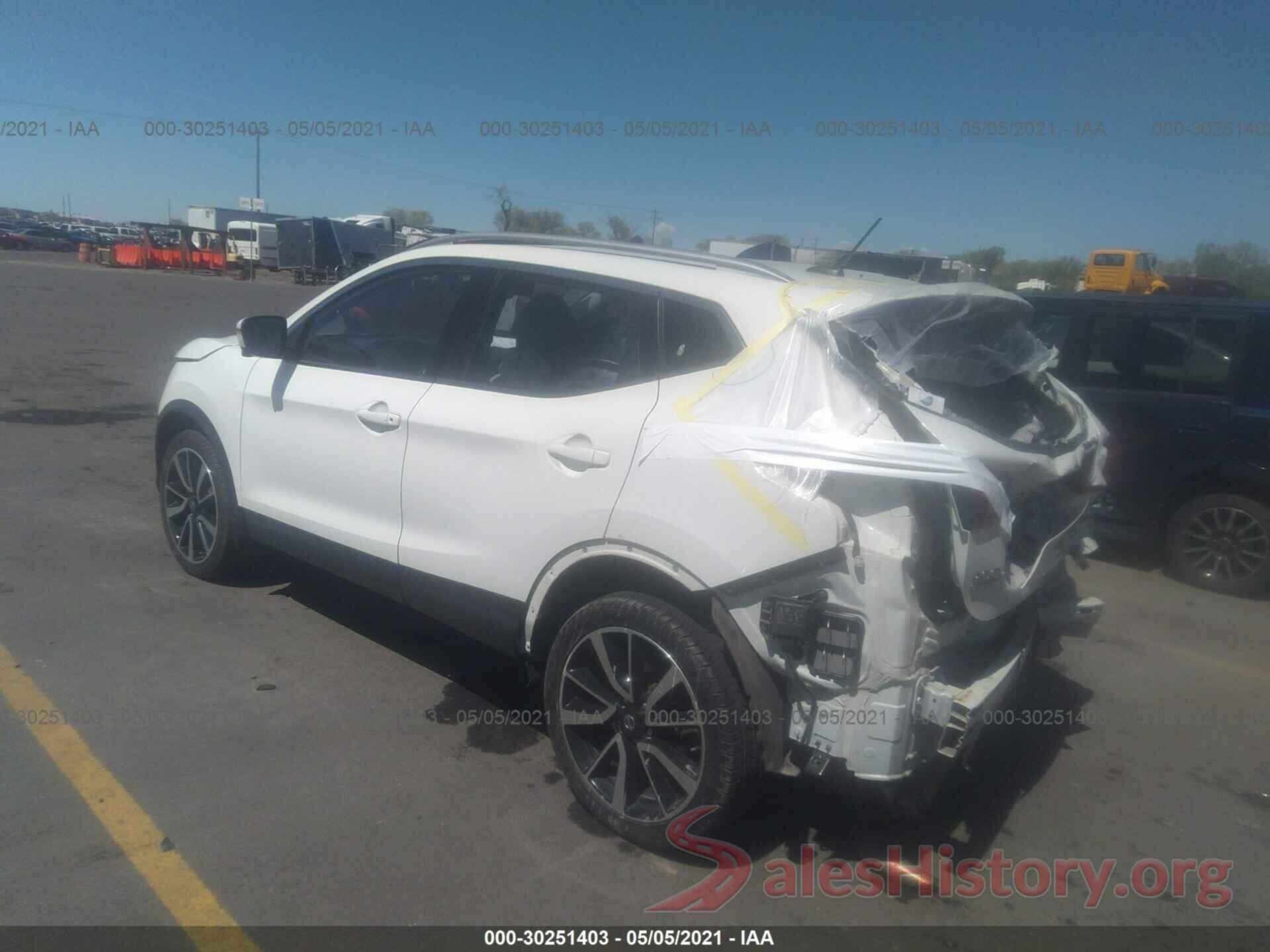 JN1BJ1CR3HW111868 2017 NISSAN ROGUE SPORT