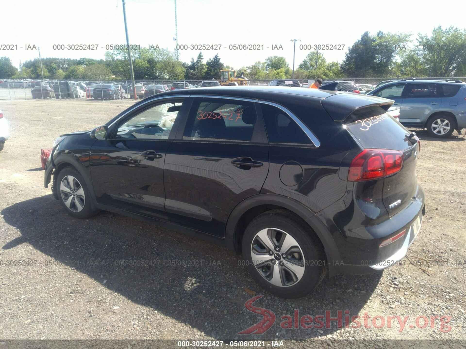 KNDCB3LC4J5158716 2018 KIA NIRO