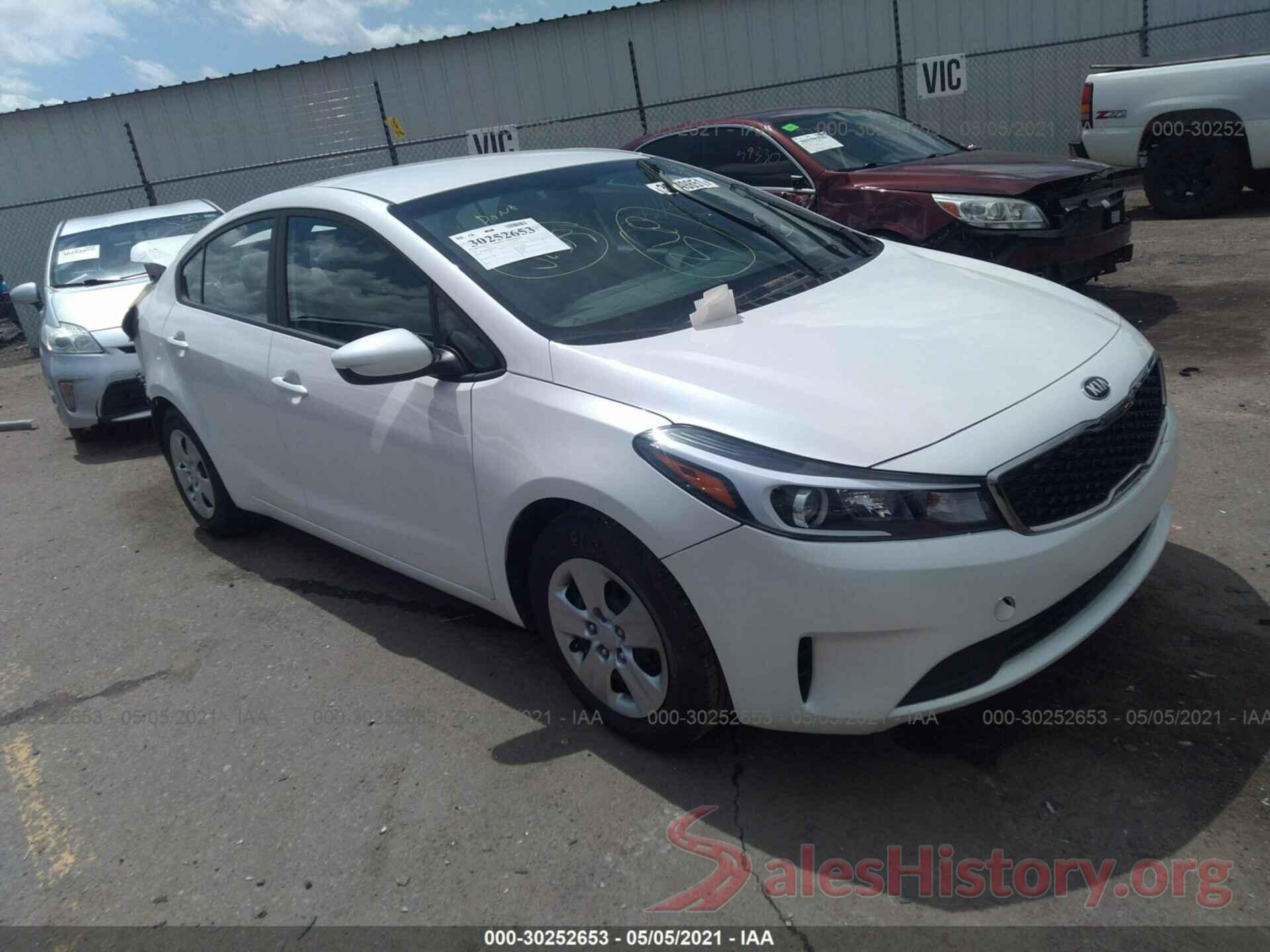 3KPFL4A72HE023139 2017 KIA FORTE