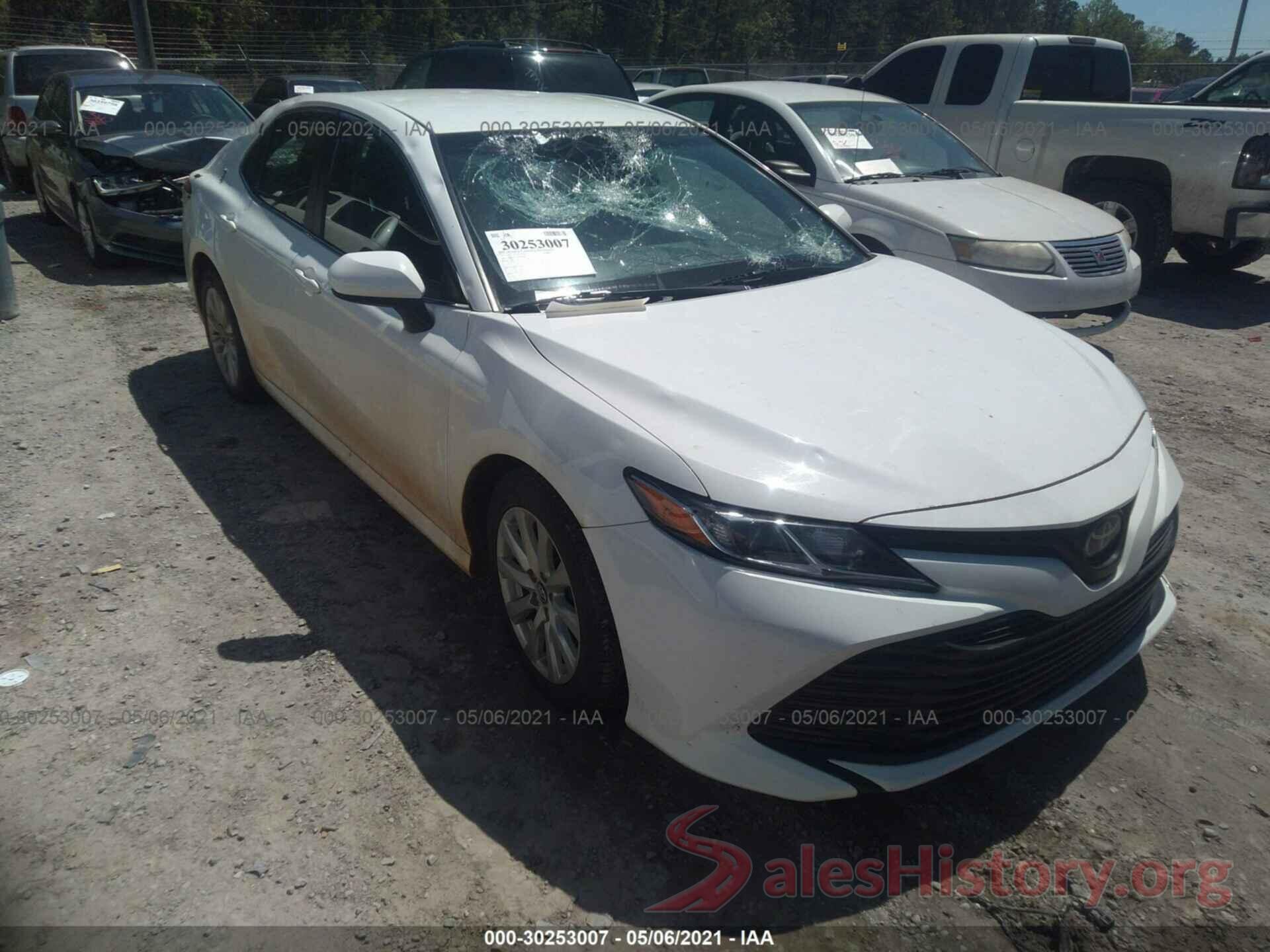 4T1B11HK9JU084858 2018 TOYOTA CAMRY