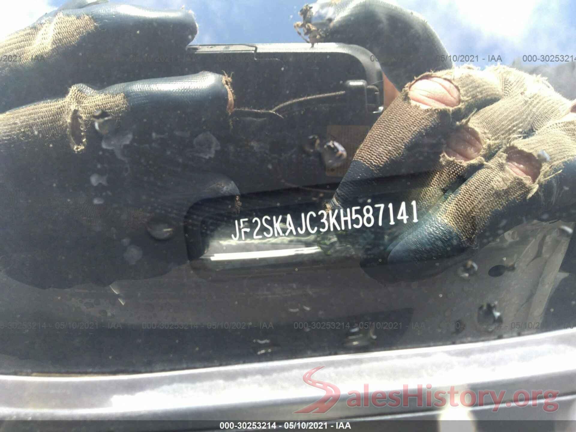 JF2SKAJC3KH587141 2019 SUBARU FORESTER