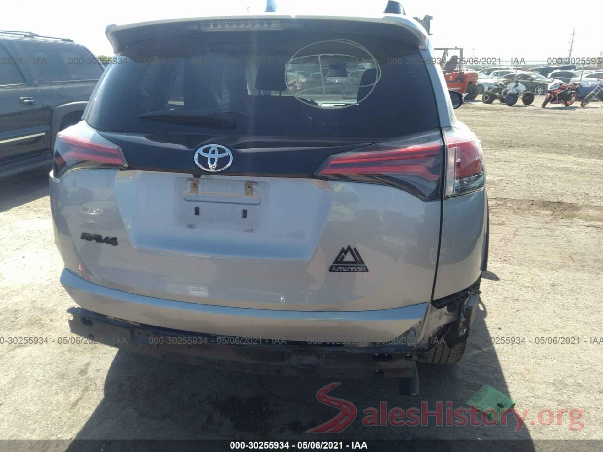 2T3RFREV5JW751137 2018 TOYOTA RAV4