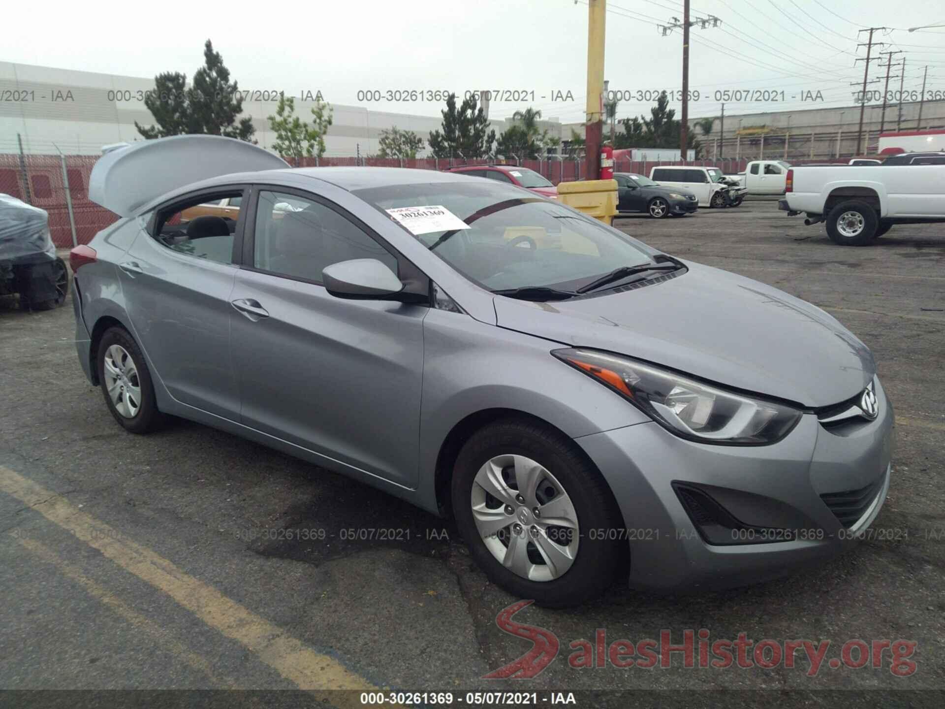 5NPDH4AE6GH715681 2016 HYUNDAI ELANTRA