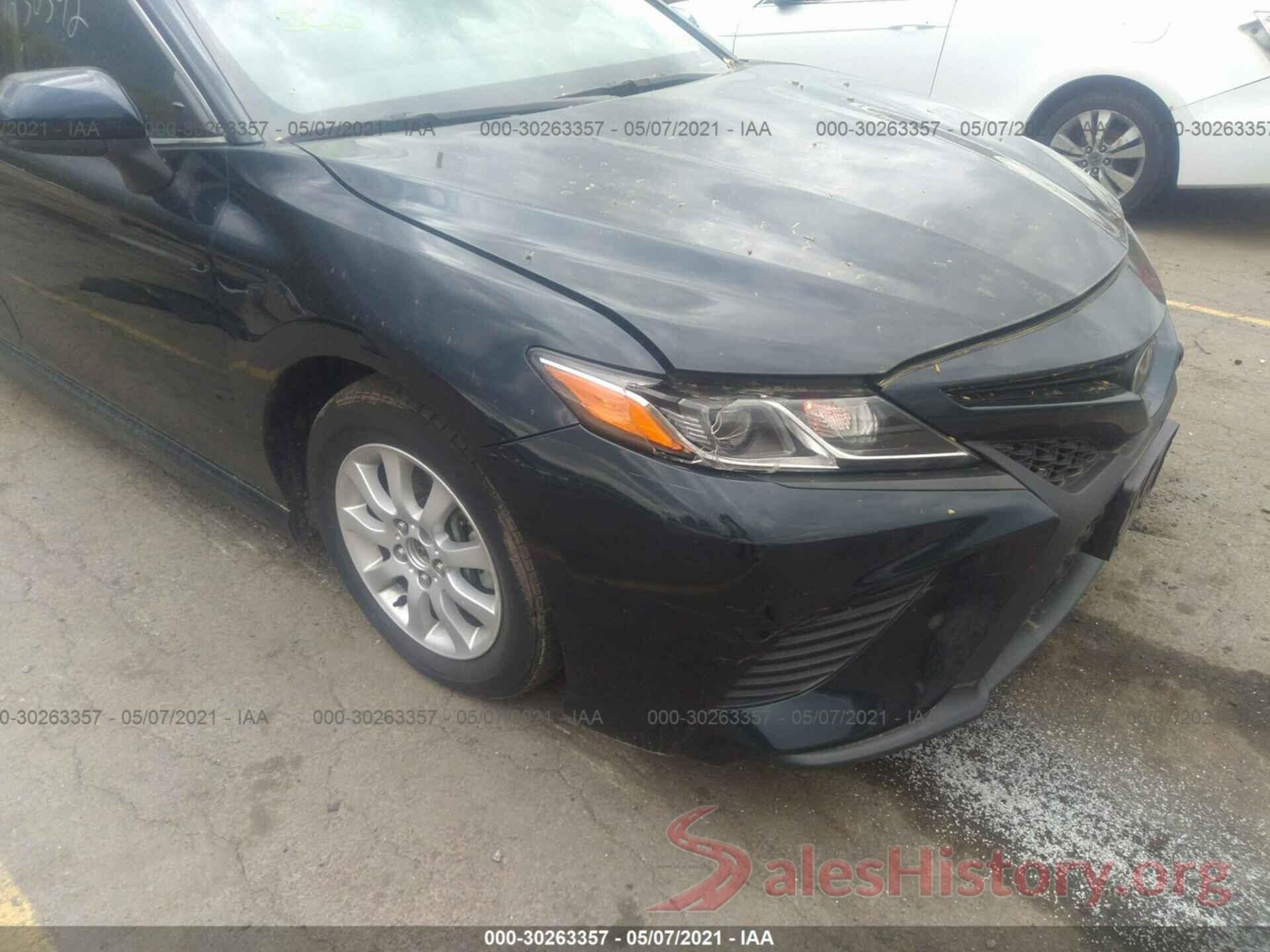 4T1B11HK2JU618671 2018 TOYOTA CAMRY