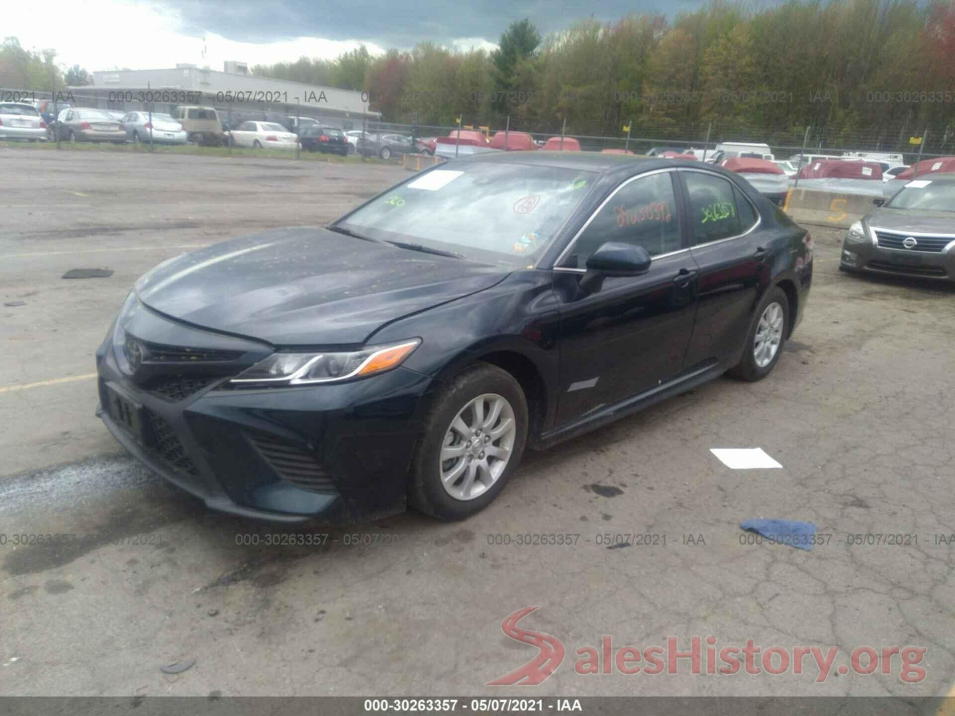 4T1B11HK2JU618671 2018 TOYOTA CAMRY