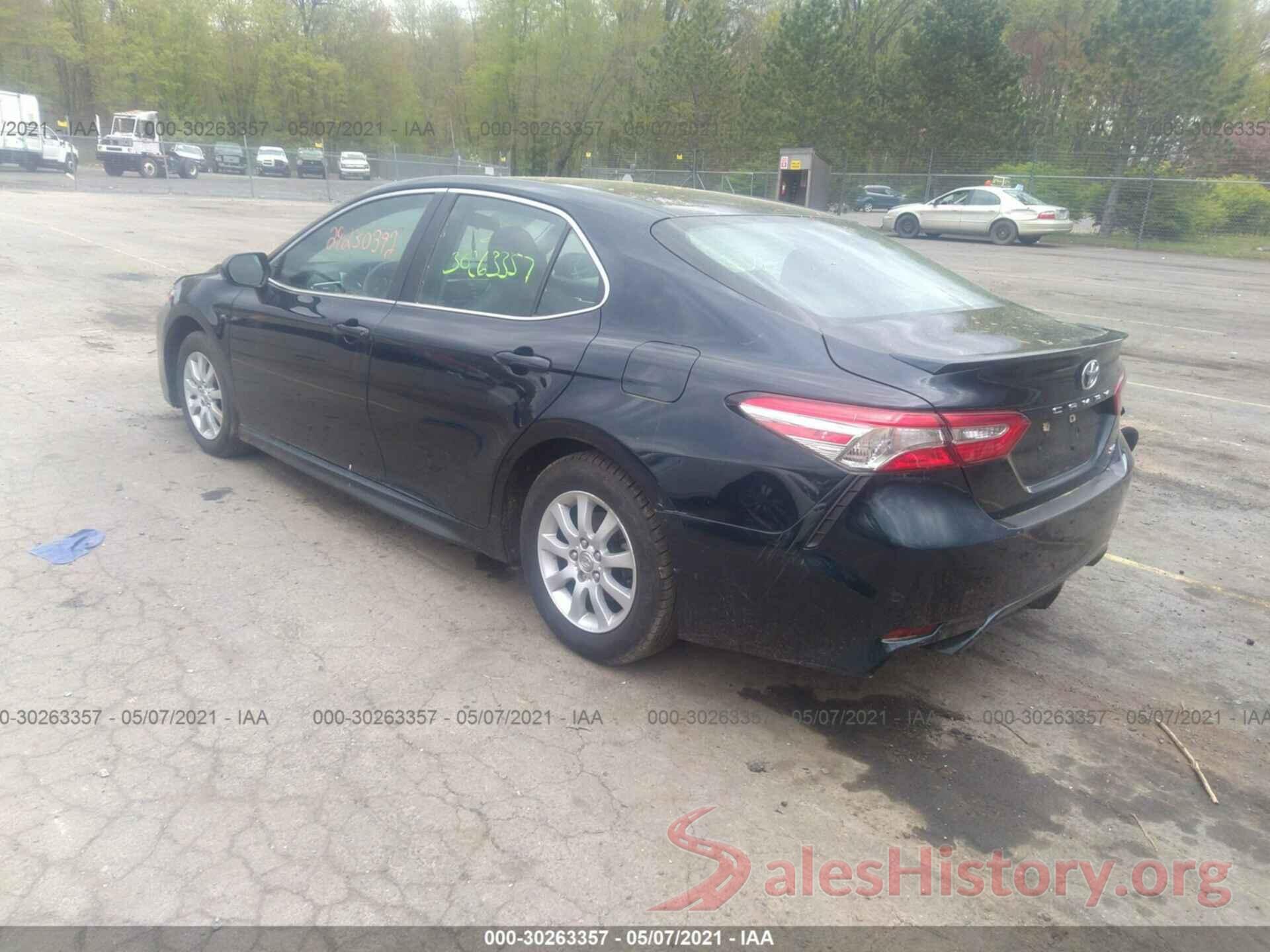 4T1B11HK2JU618671 2018 TOYOTA CAMRY