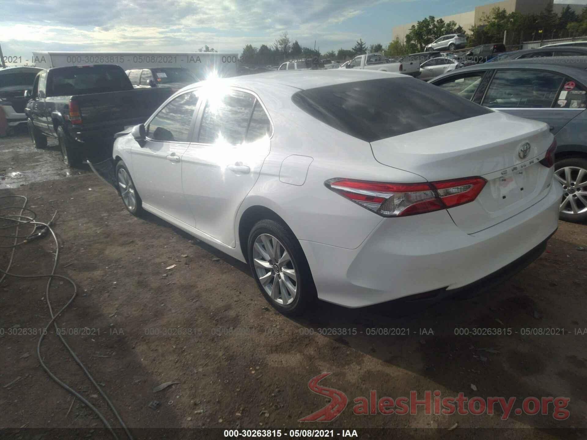 4T1B11HK6JU067452 2018 TOYOTA CAMRY