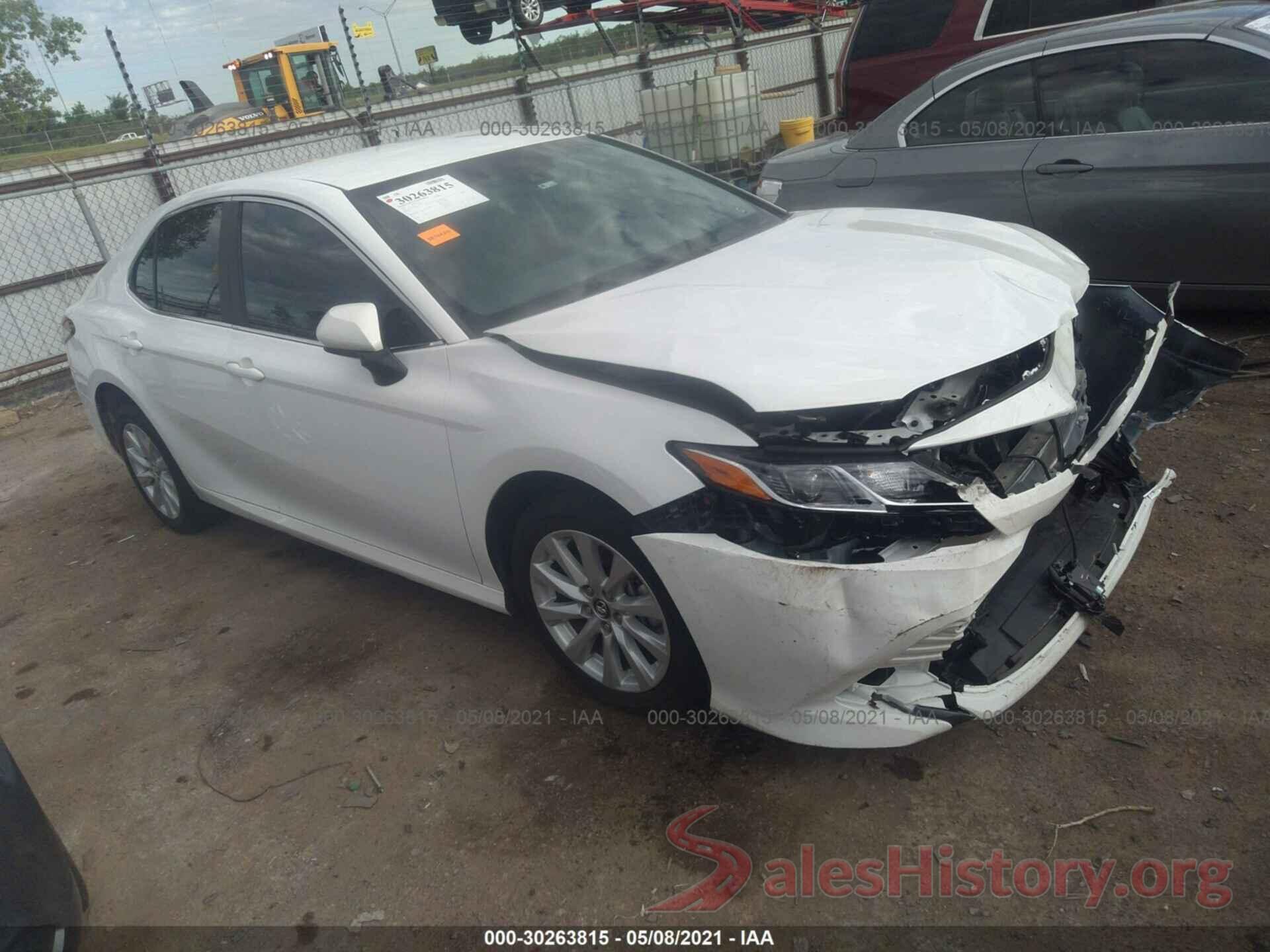 4T1B11HK6JU067452 2018 TOYOTA CAMRY