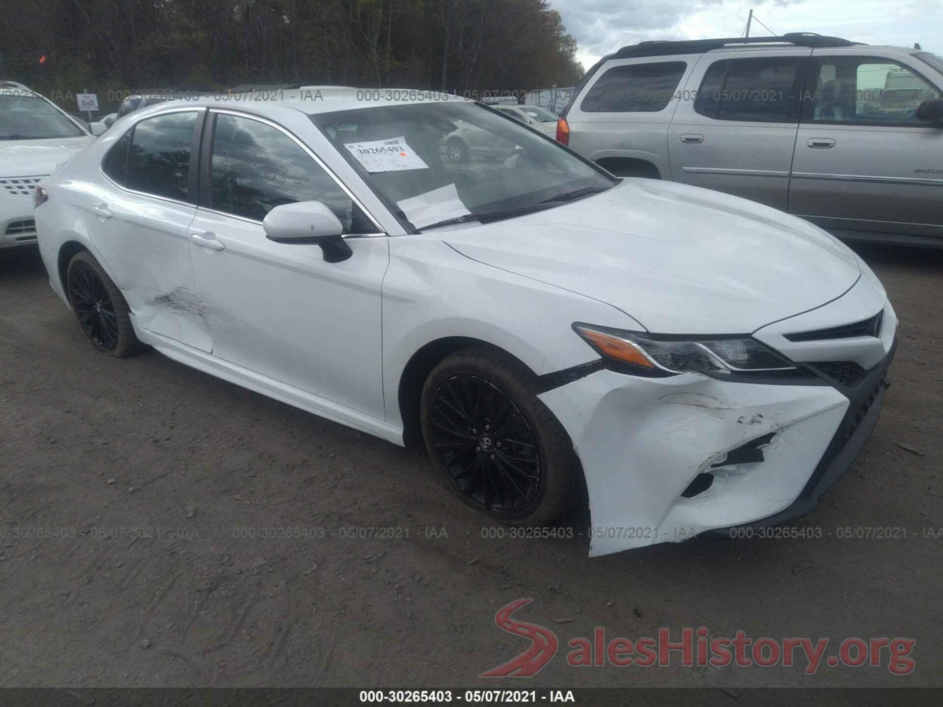 4T1B11HK0JU086319 2018 TOYOTA CAMRY