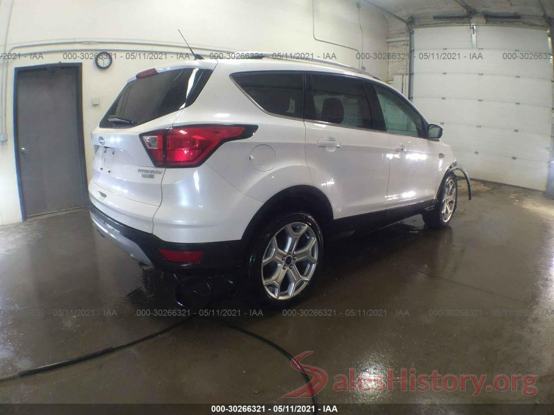 1FMCU9J93KUB65938 2019 FORD ESCAPE