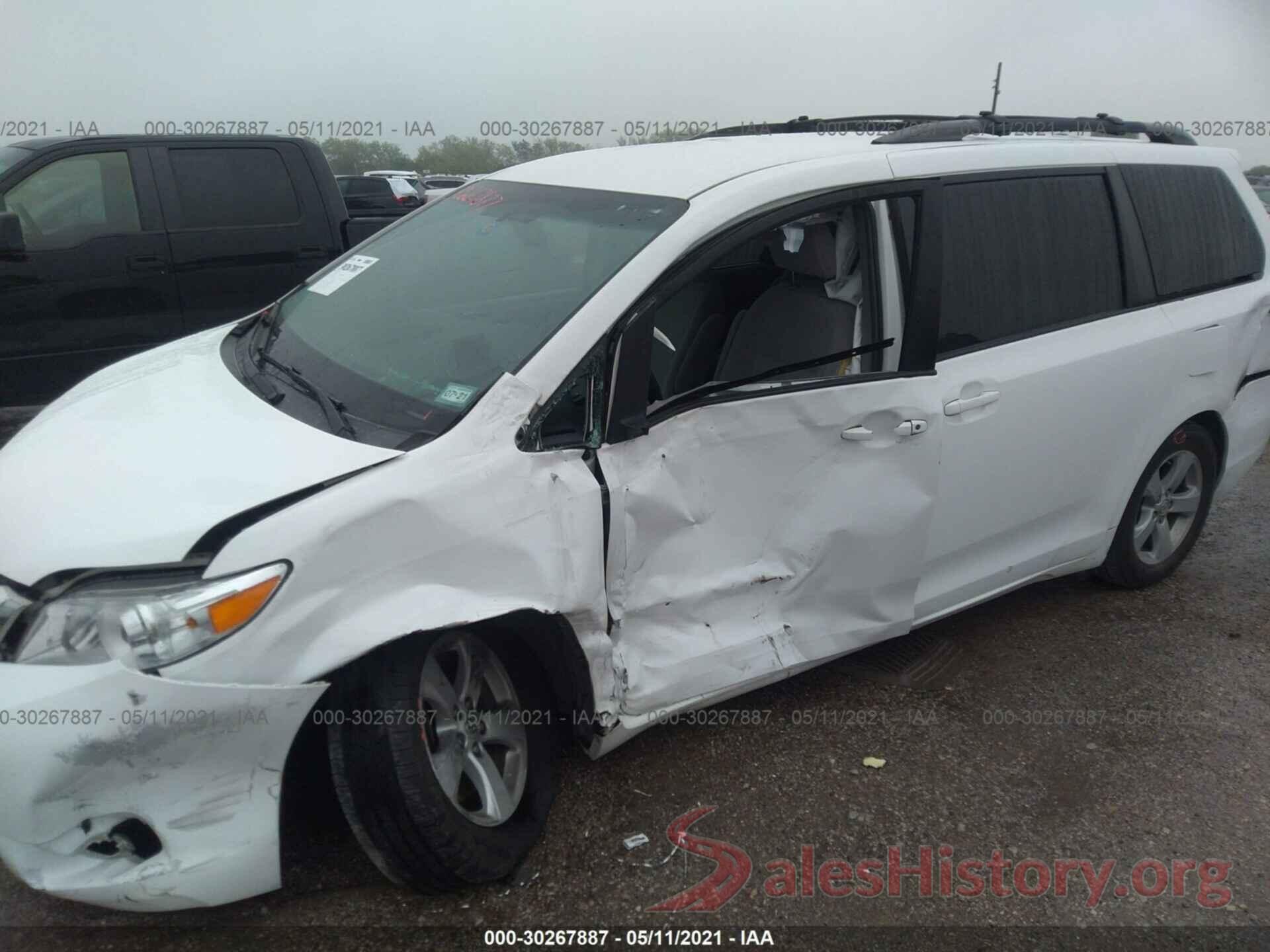 5TDKZ3DC2HS845655 2017 TOYOTA SIENNA