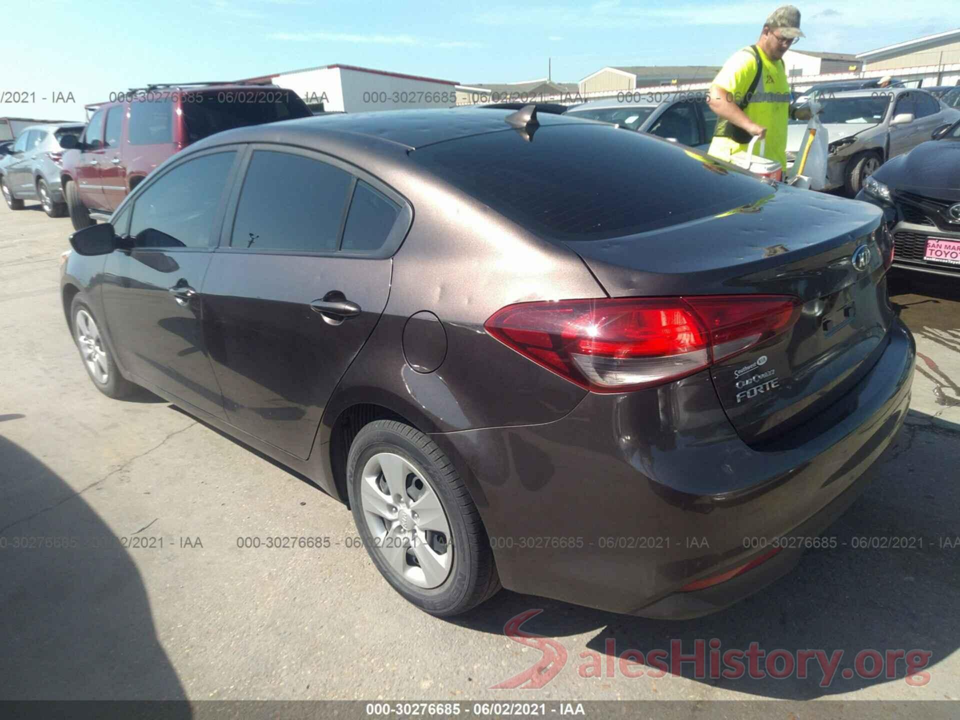 3KPFK4A7XHE129339 2017 KIA FORTE