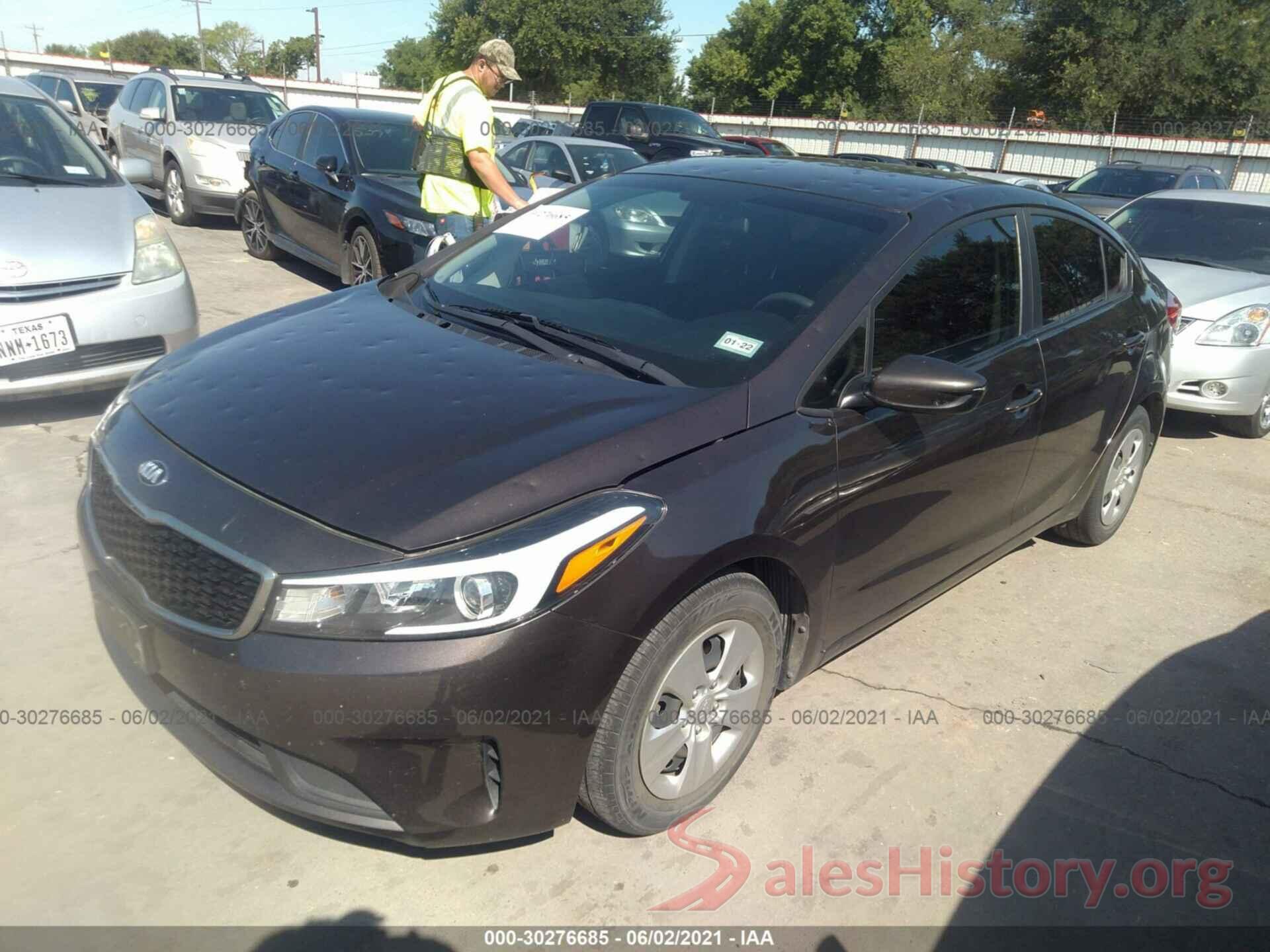 3KPFK4A7XHE129339 2017 KIA FORTE