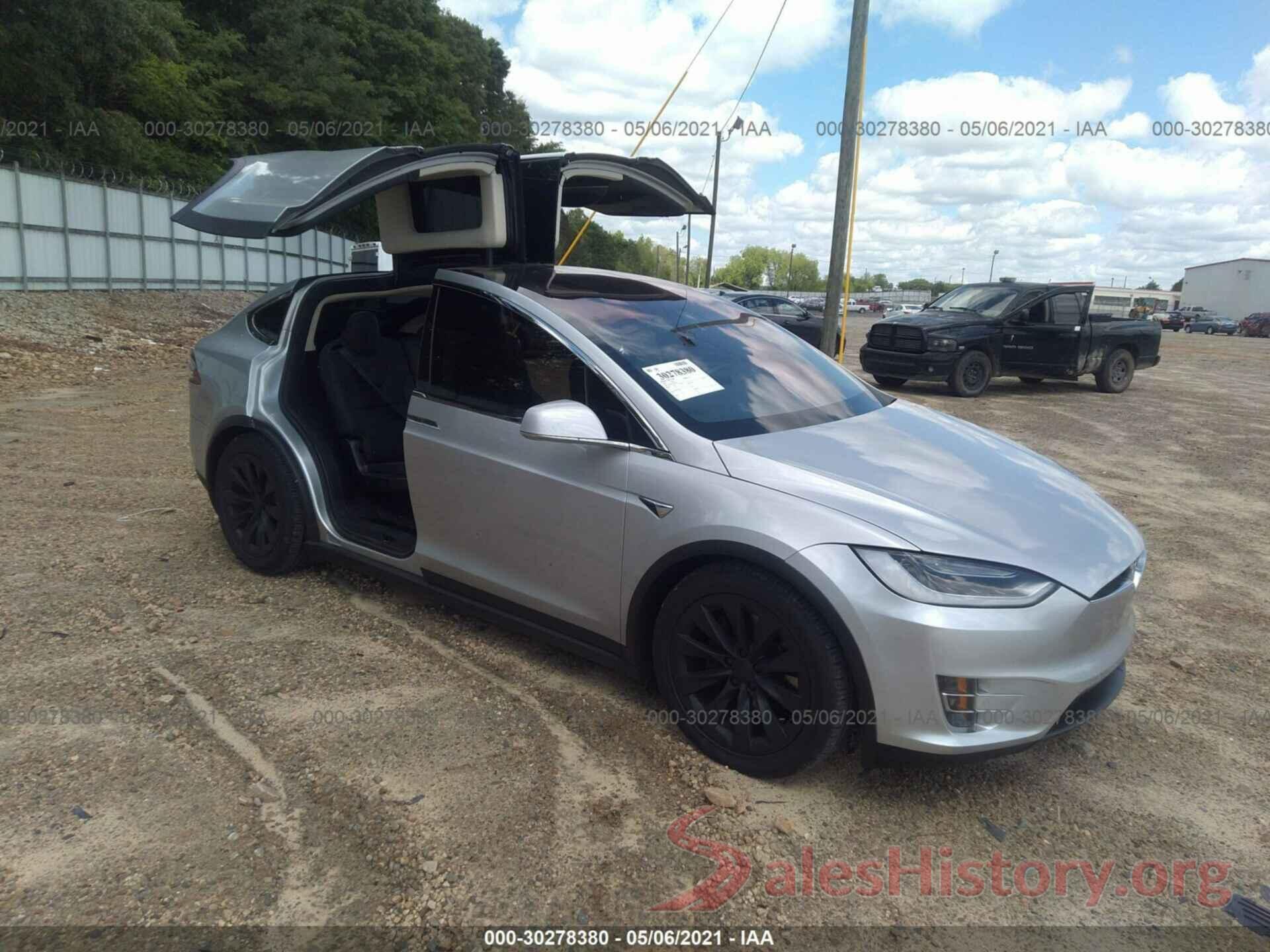 5YJXCDE2XJF103677 2018 TESLA MODEL X