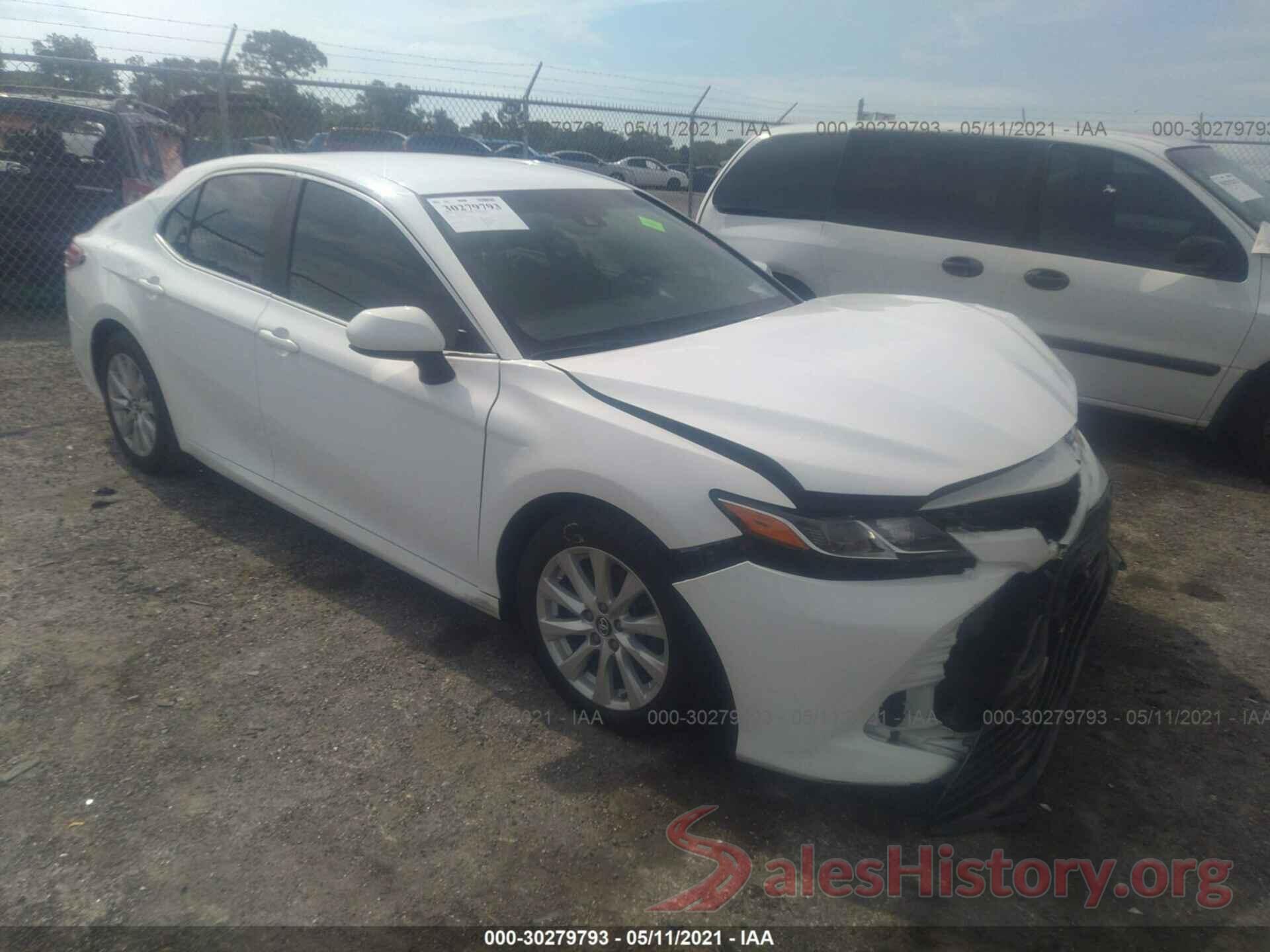 4T1B11HKXJU087882 2018 TOYOTA CAMRY