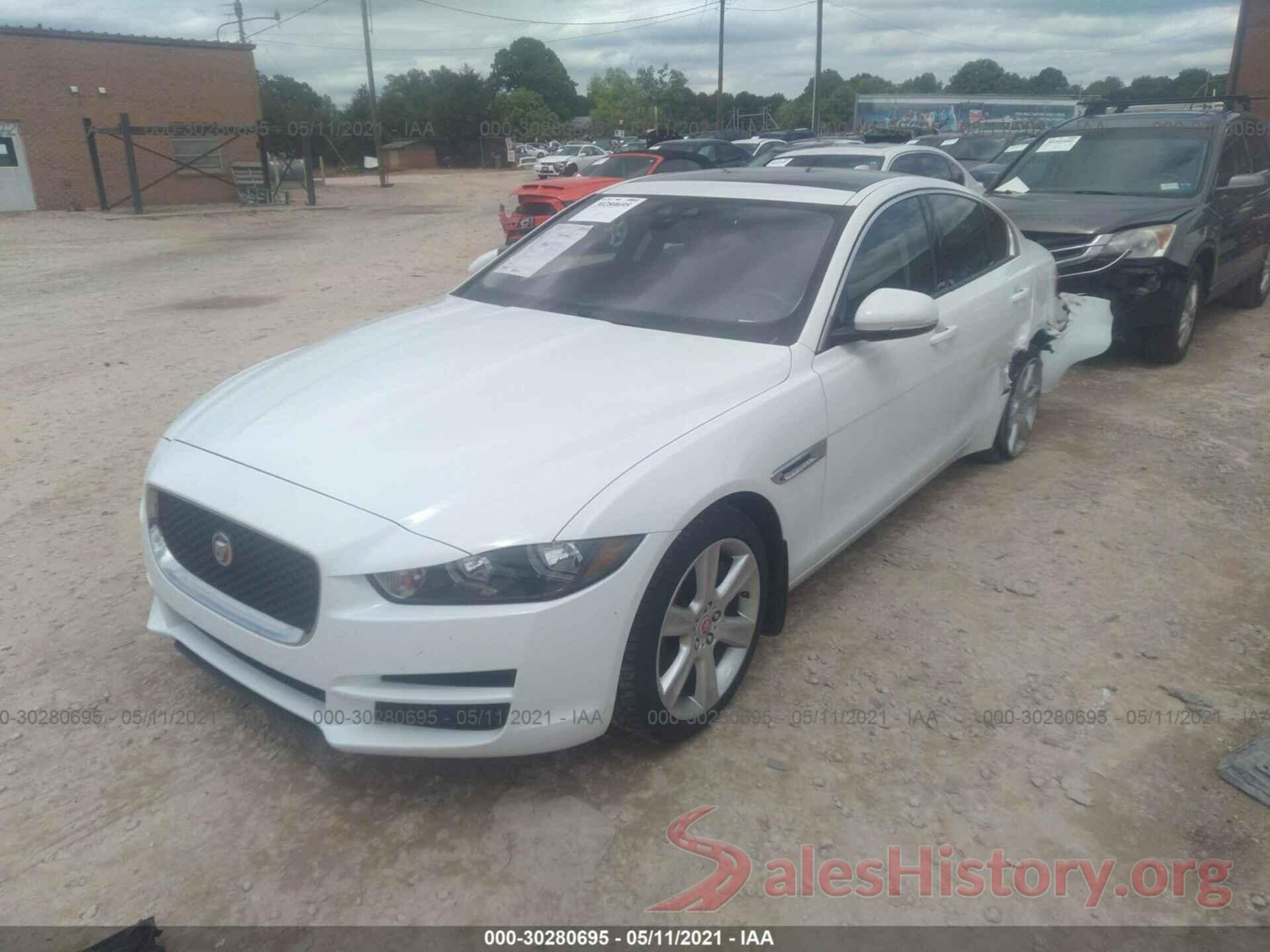 SAJAJ4BN5HA971570 2017 JAGUAR XE