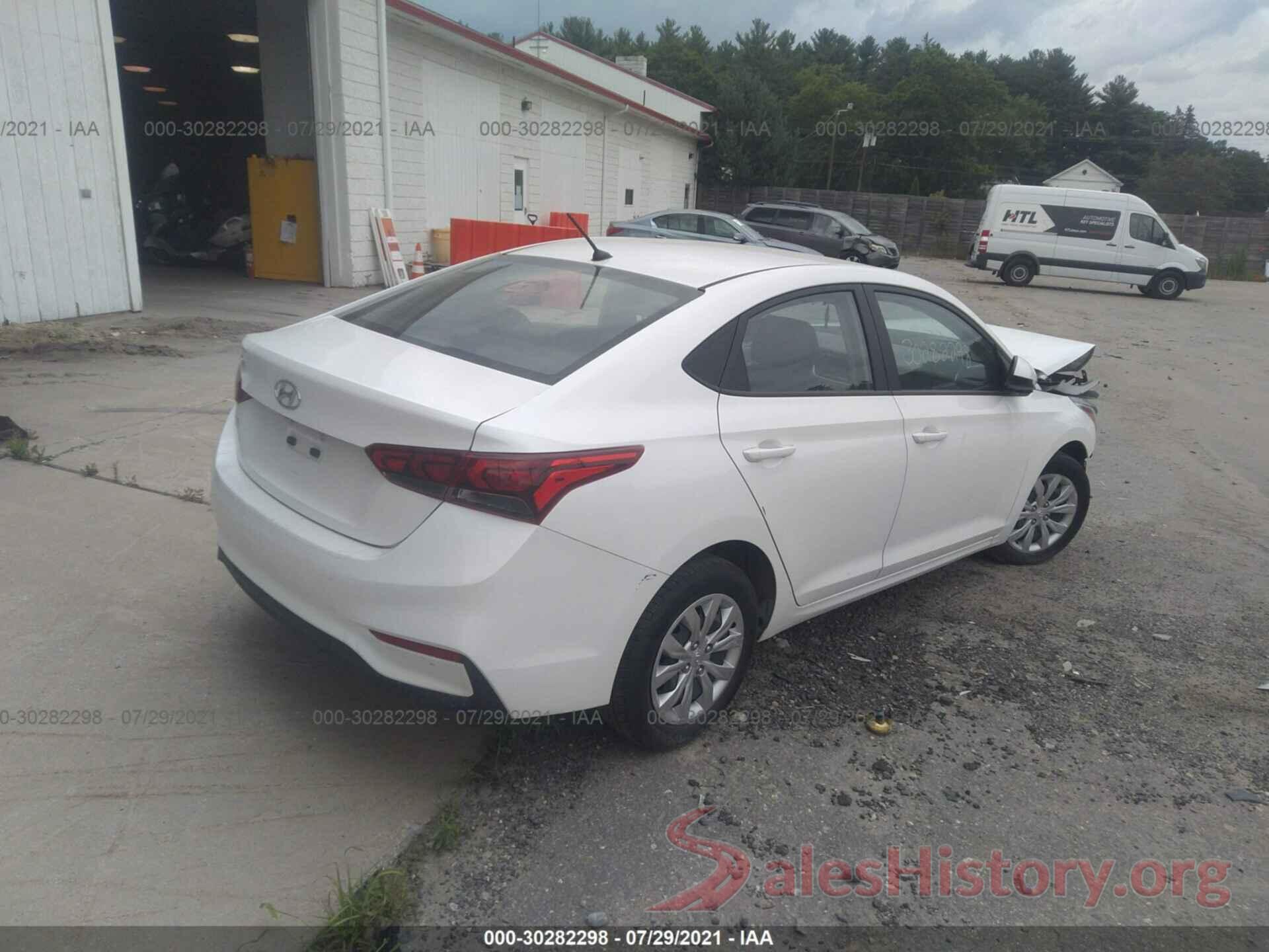 3KPC24A32JE028558 2018 HYUNDAI ACCENT