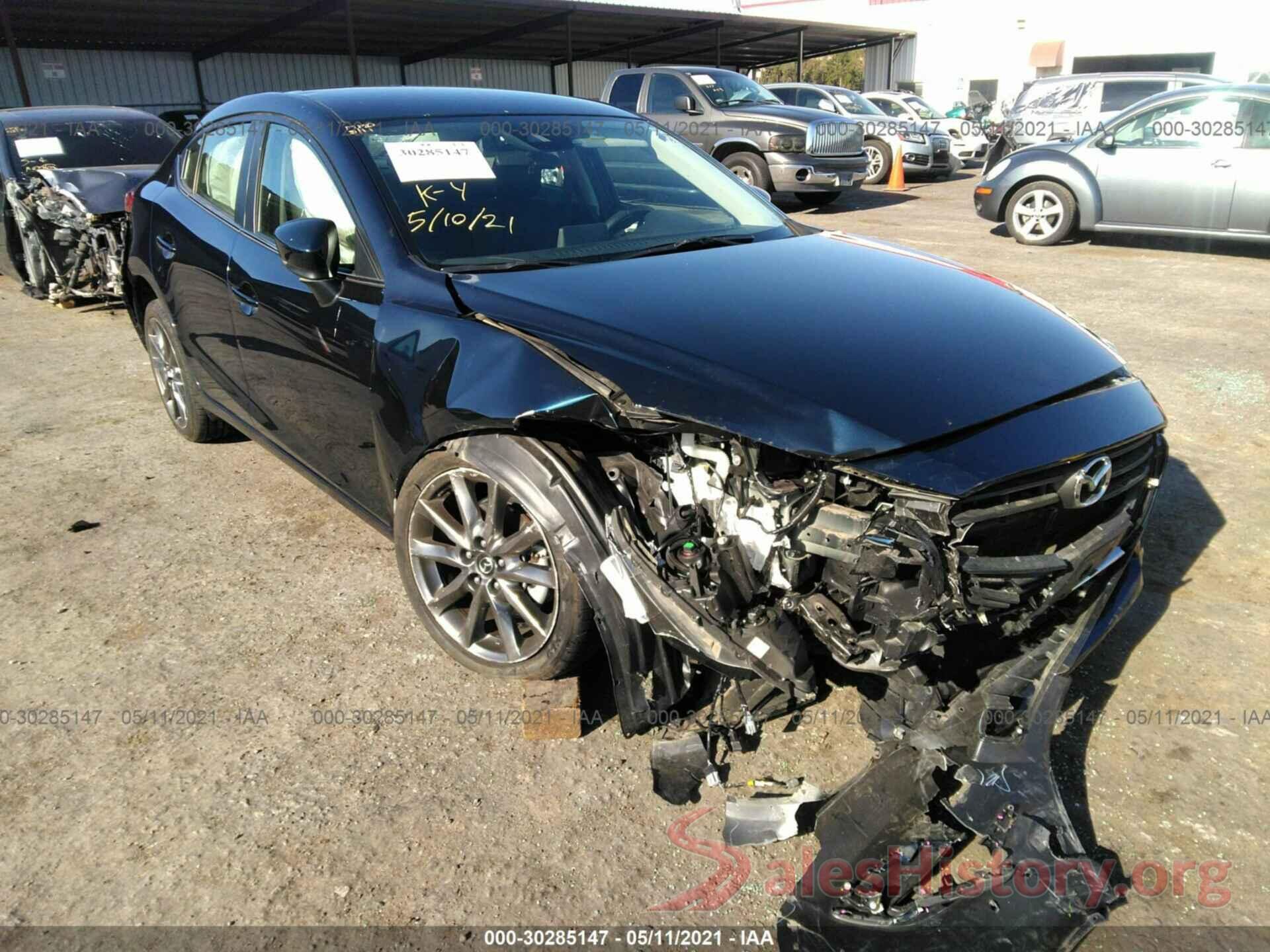 3MZBN1V32JM260981 2018 MAZDA MAZDA3 4-DOOR