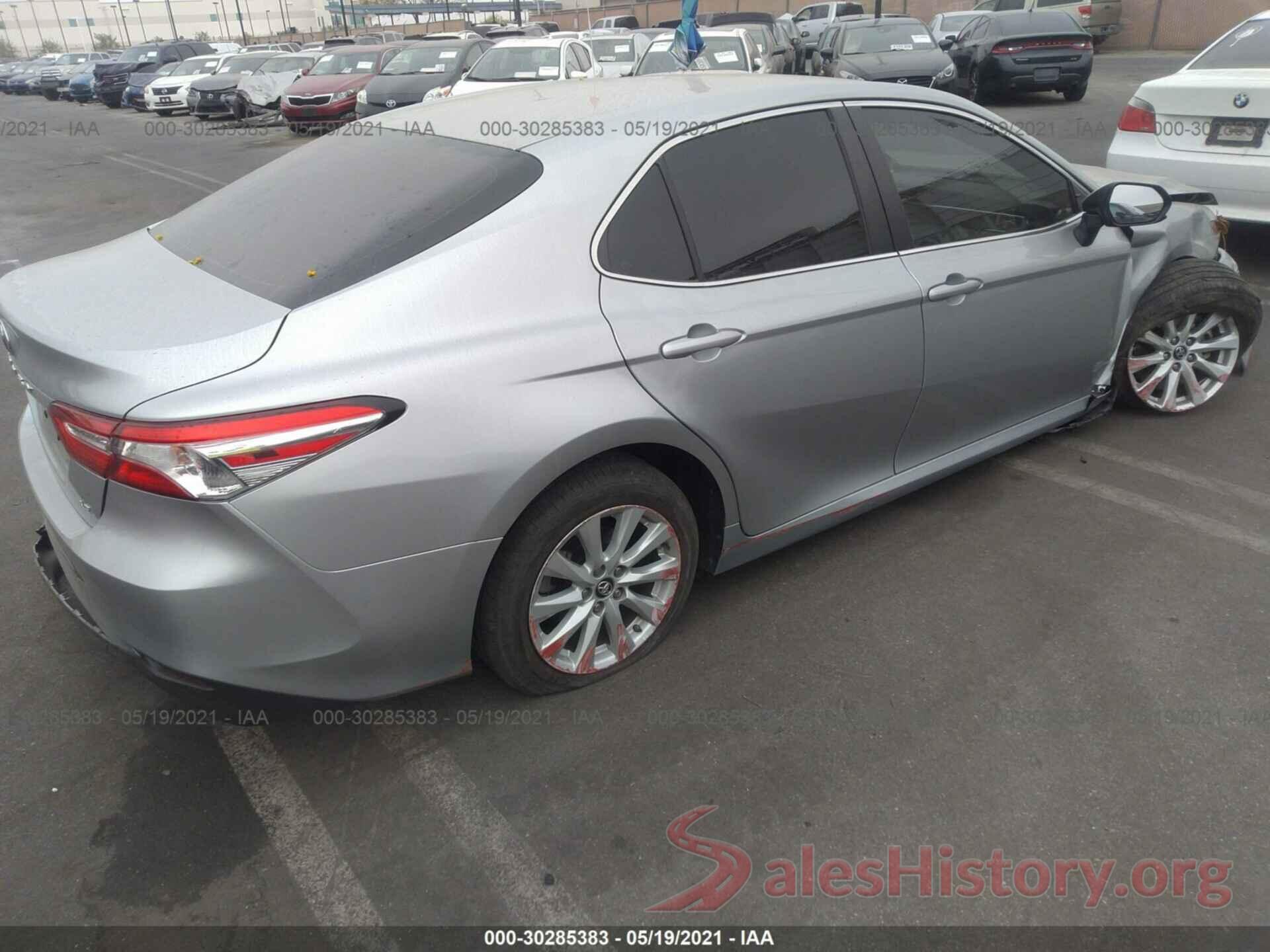 4T1B11HK9JU607697 2018 TOYOTA CAMRY