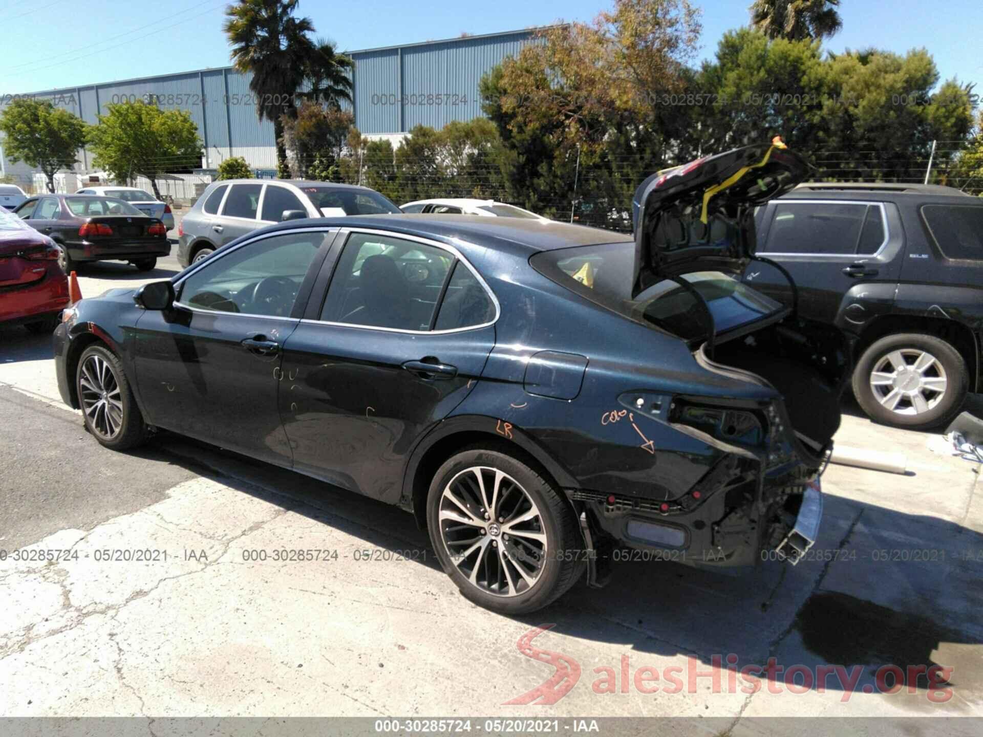 4T1B11HK0JU599540 2018 TOYOTA CAMRY