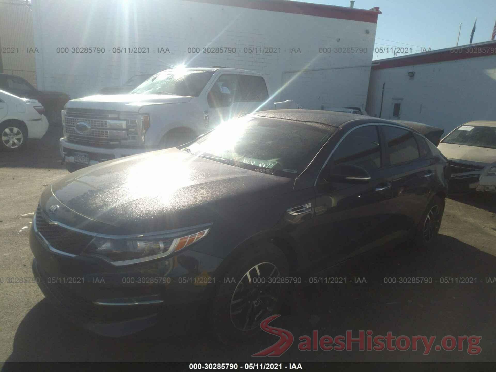 KNAGT4L3XG5078976 2016 KIA OPTIMA